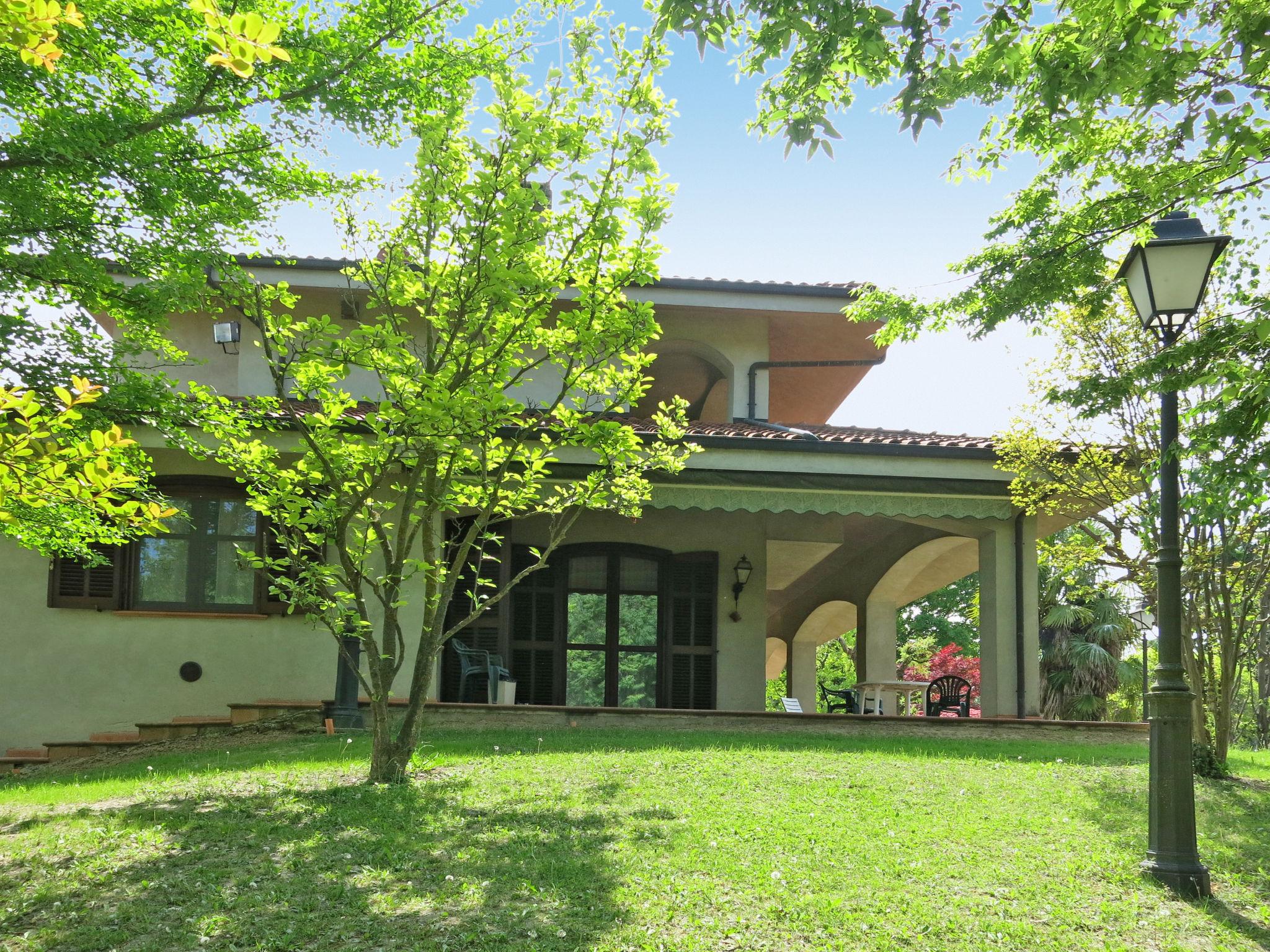 Foto 1 - Casa de 3 quartos em Calosso com jardim e terraço
