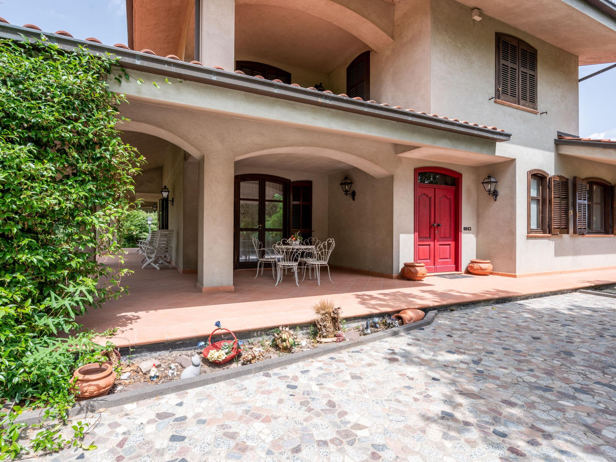 Photo 23 - Maison de 3 chambres à Calosso avec jardin et terrasse