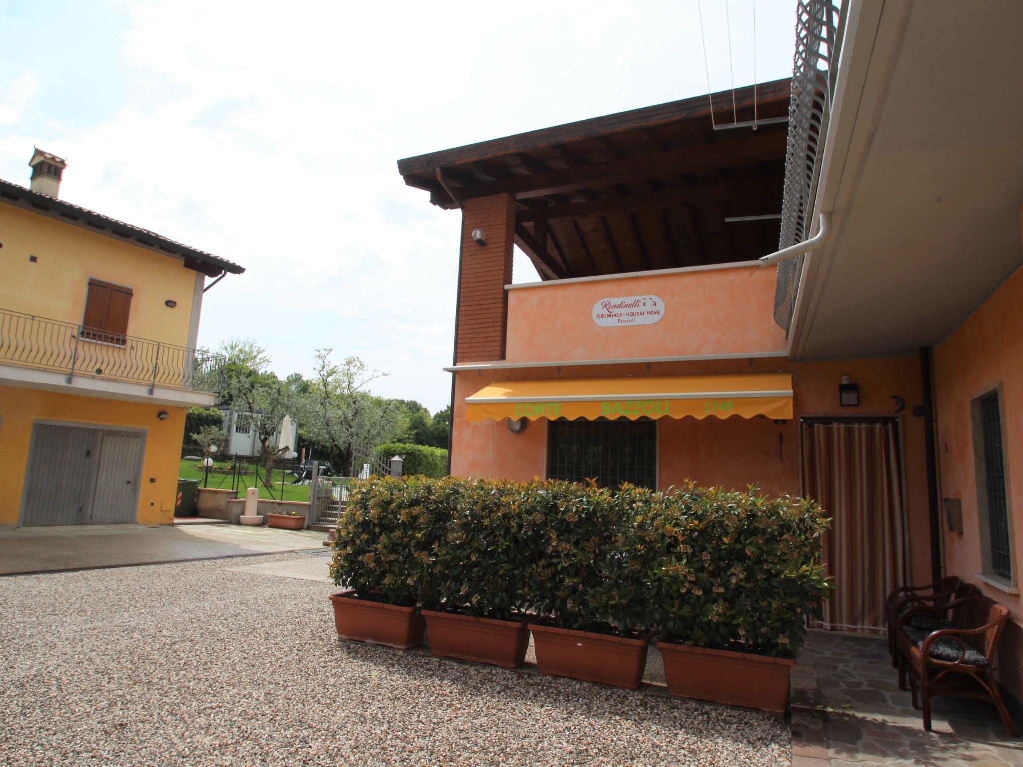 Photo 16 - 2 bedroom Apartment in Peschiera del Garda with garden and mountain view