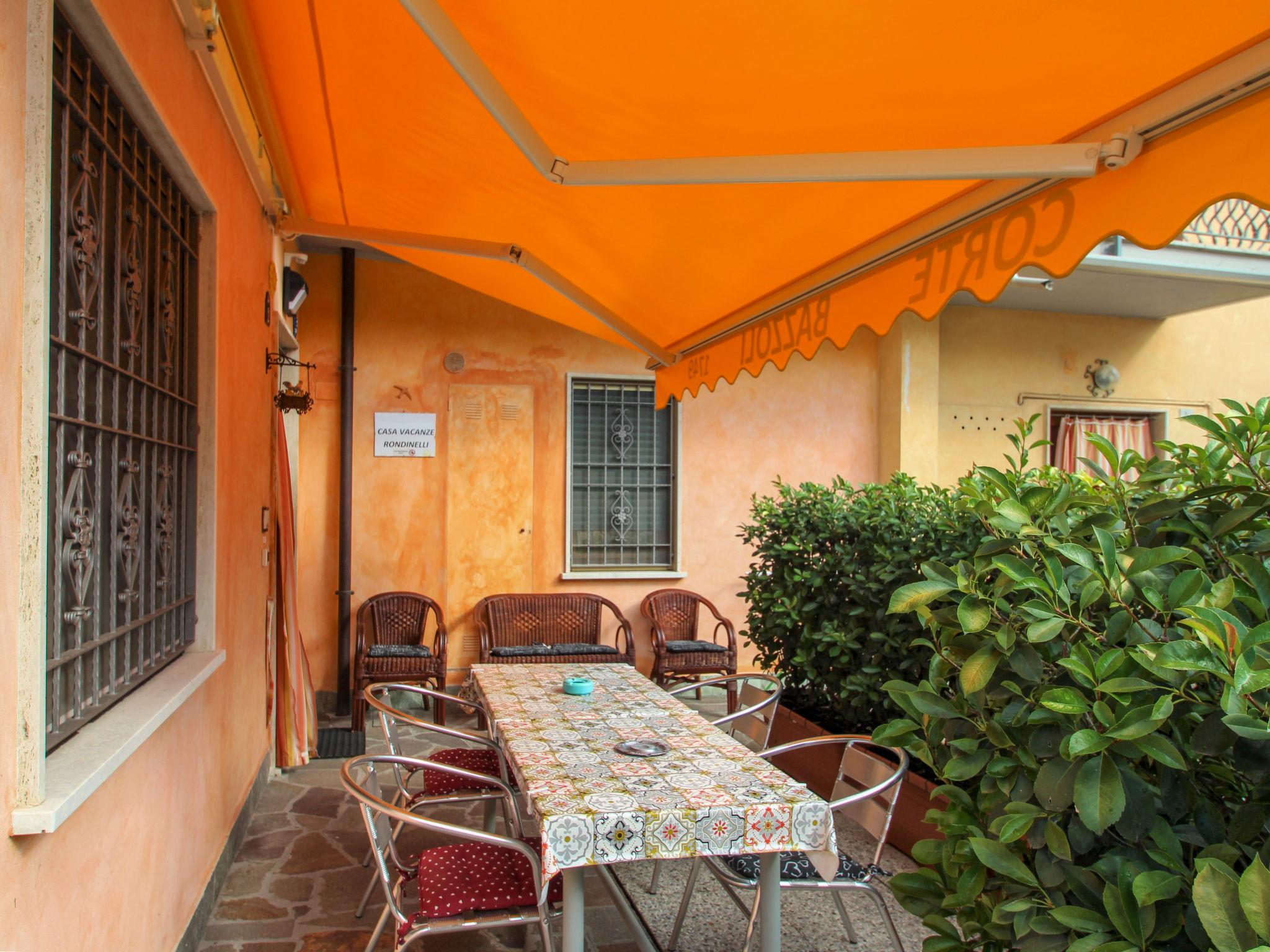 Photo 3 - 2 bedroom Apartment in Peschiera del Garda with garden