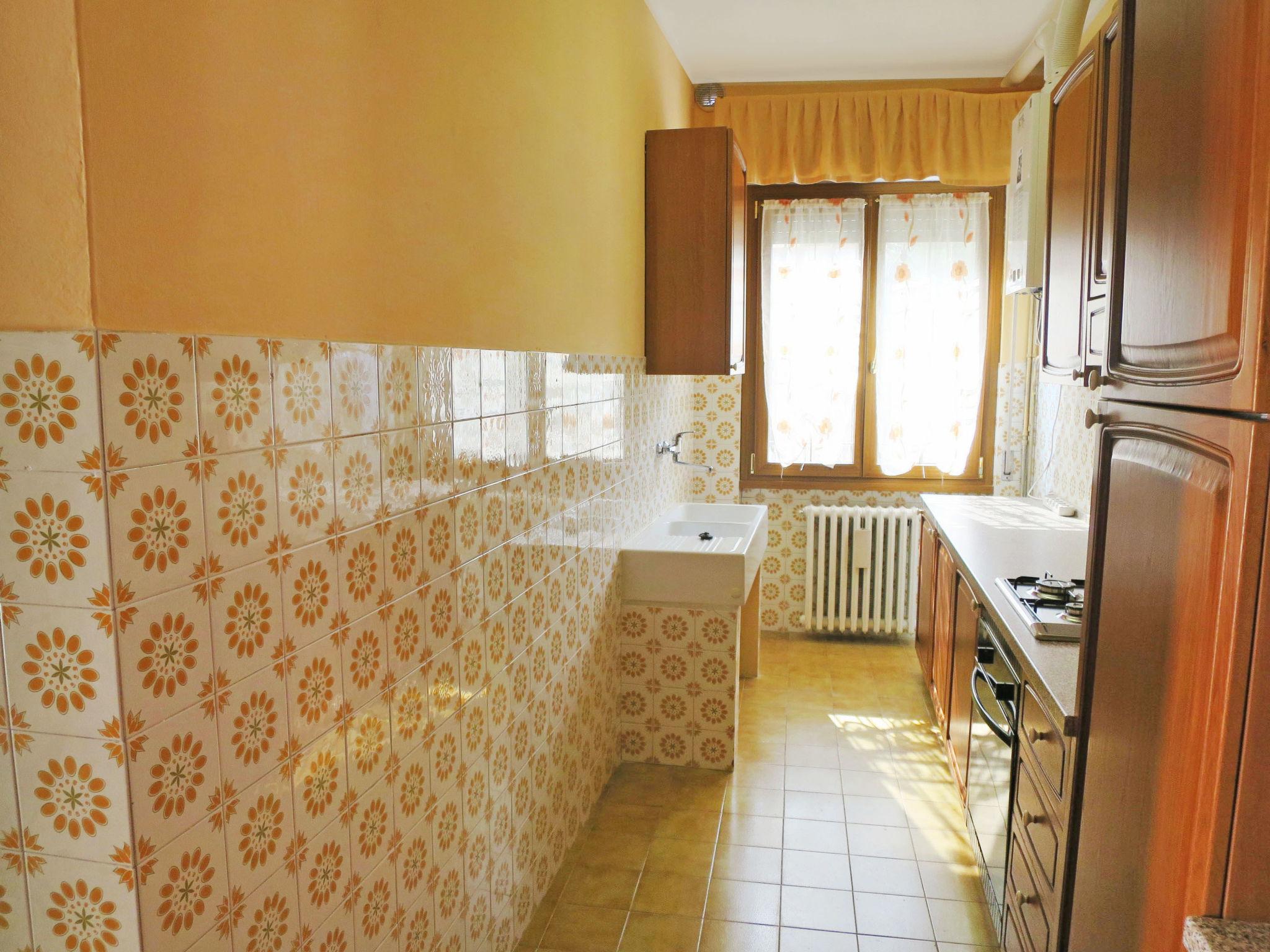 Photo 8 - Appartement de 2 chambres à Peschiera del Garda avec jardin et vues sur la montagne