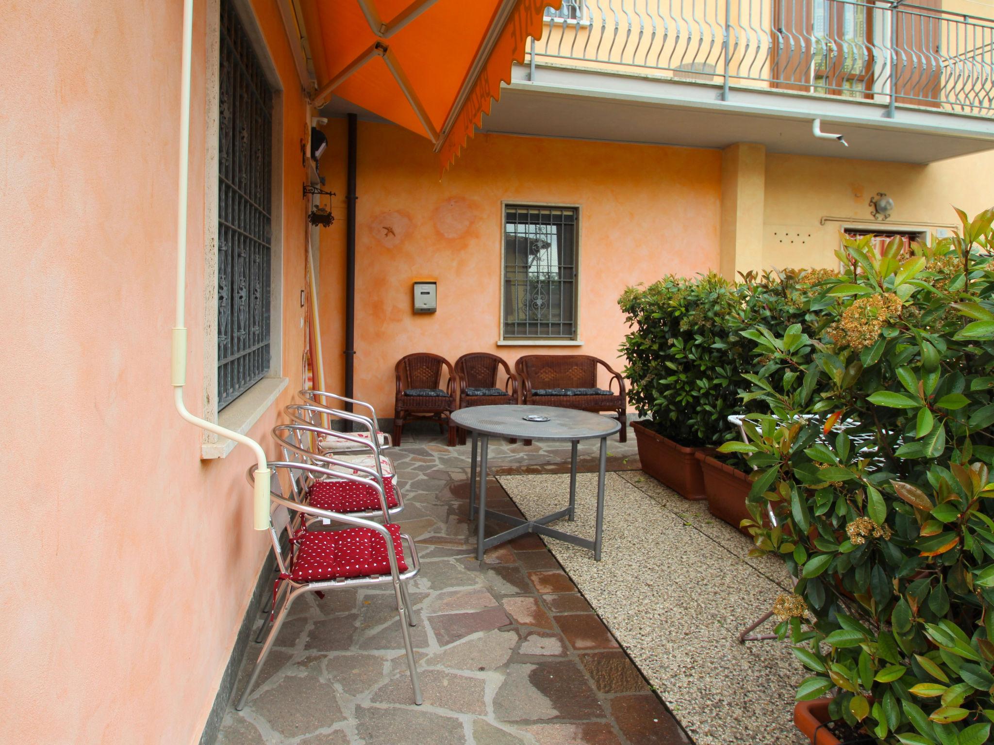 Photo 15 - 2 bedroom Apartment in Peschiera del Garda with garden and mountain view