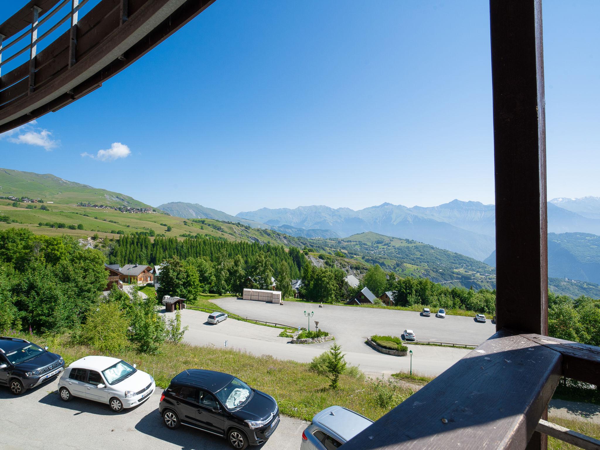 Foto 16 - Appartamento con 2 camere da letto a Villarembert con piscina e vista sulle montagne