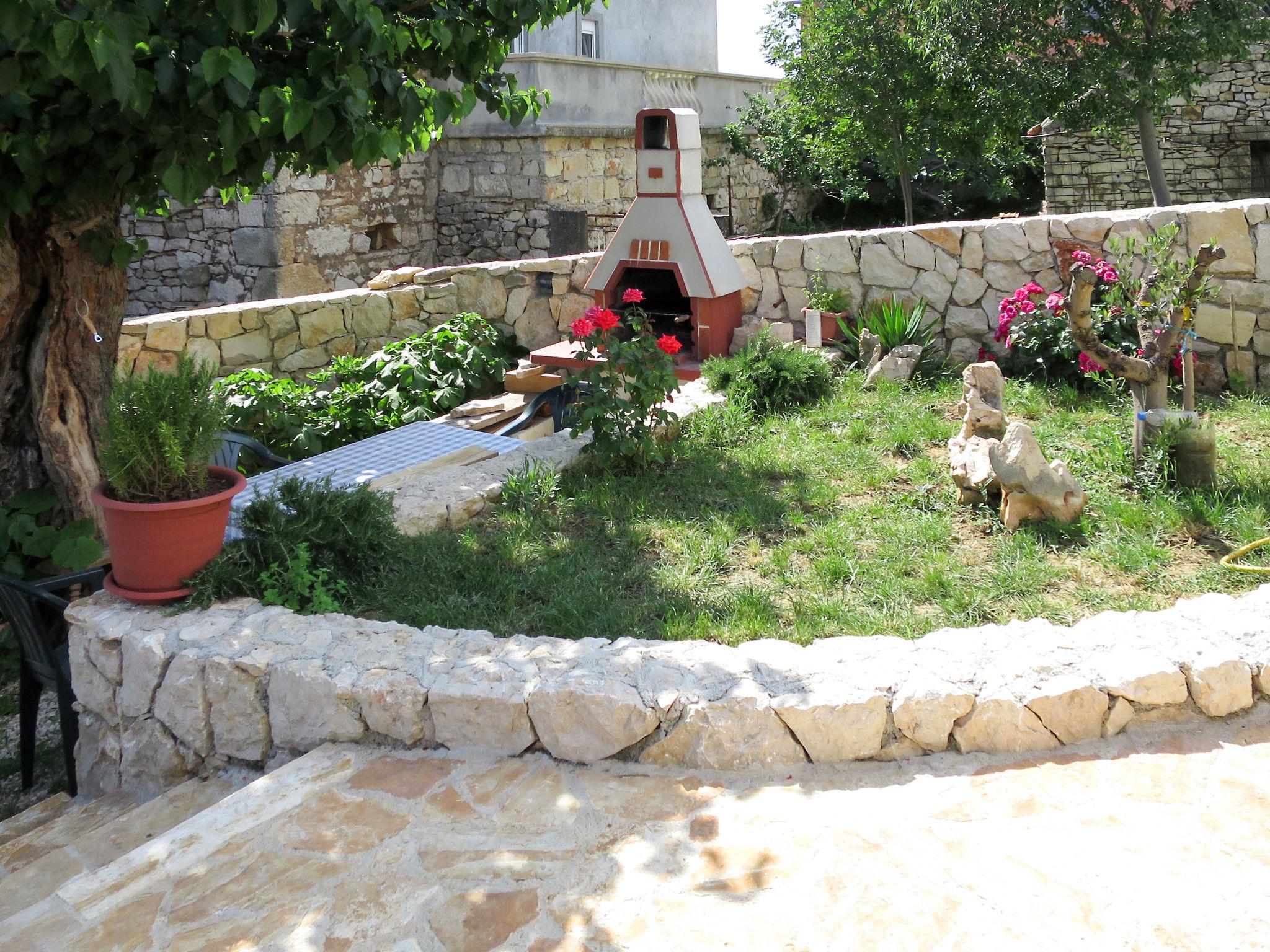 Photo 15 - Maison de 2 chambres à Posedarje avec terrasse et vues à la mer