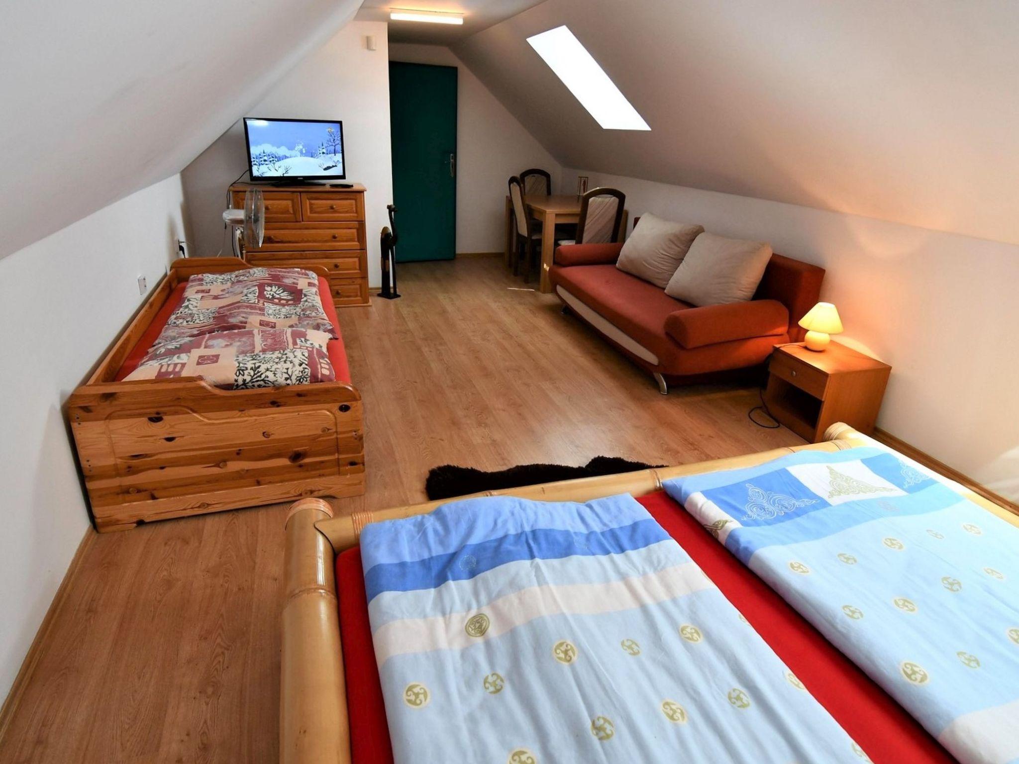 Foto 20 - Appartamento con 3 camere da letto a Štrba con giardino