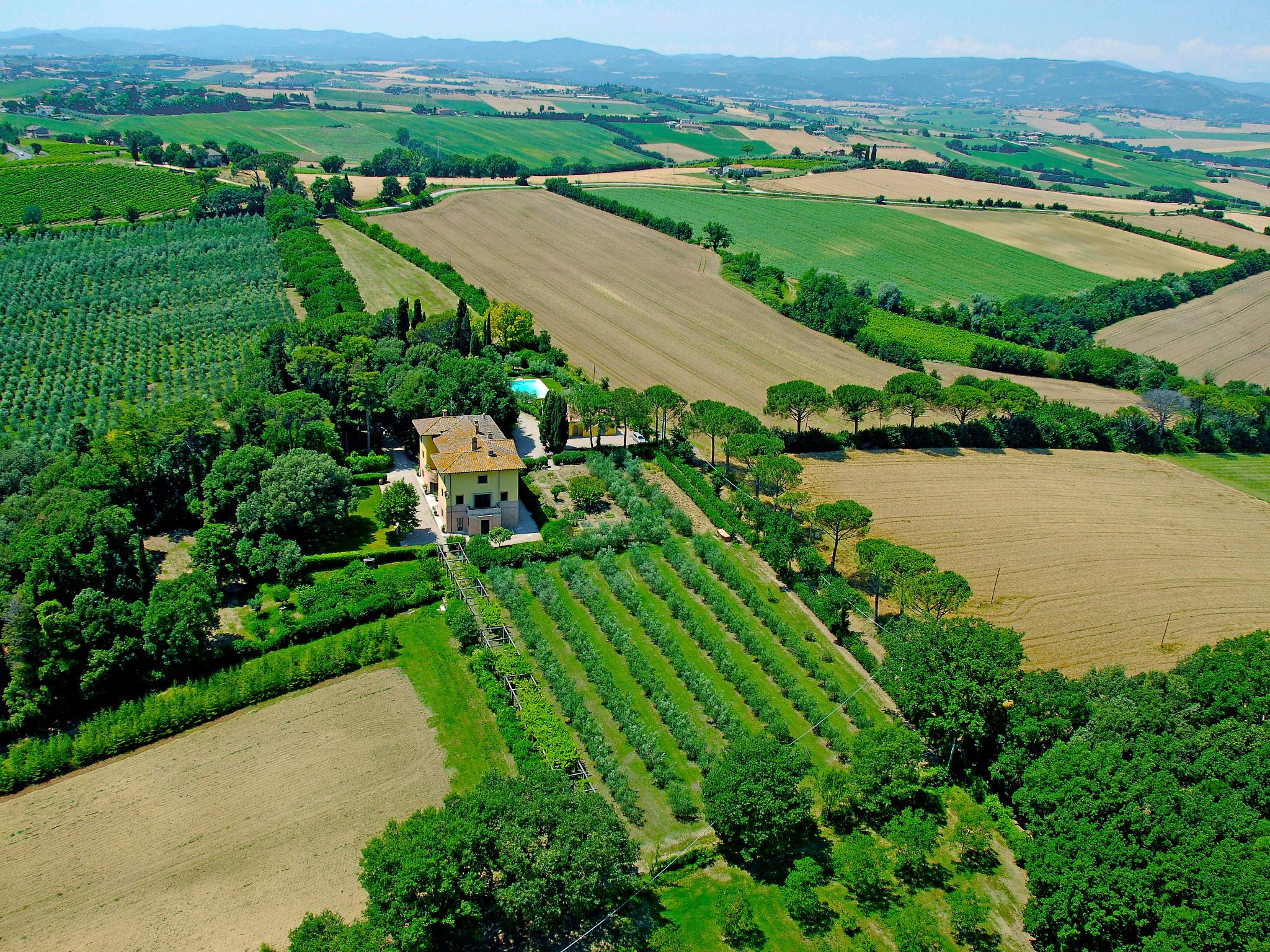 Photo 34 - 9 bedroom House in Perugia with private pool and garden