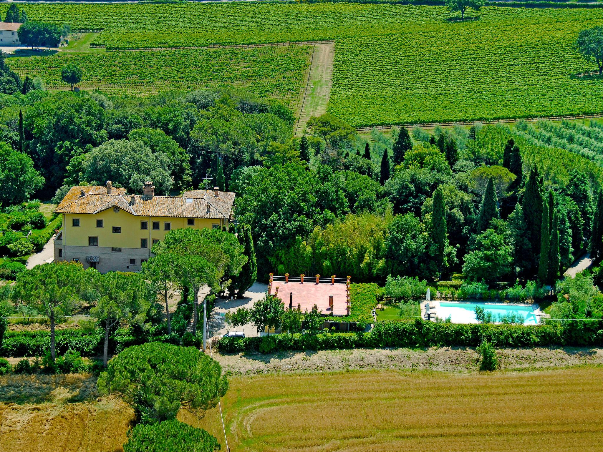 Foto 29 - Casa con 9 camere da letto a Perugia con piscina privata e giardino