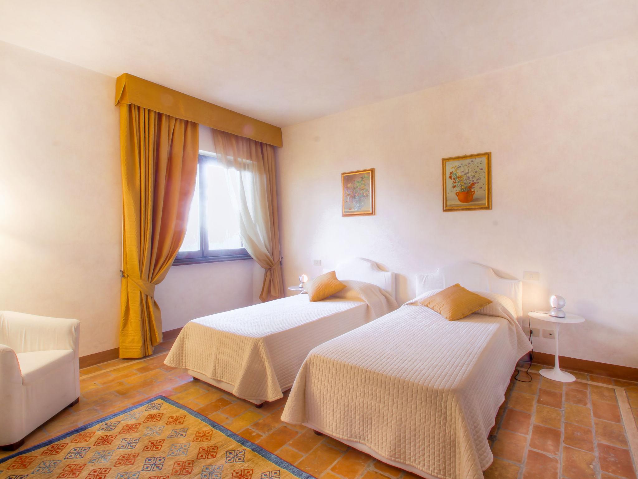 Foto 25 - Casa con 9 camere da letto a Perugia con piscina privata e giardino