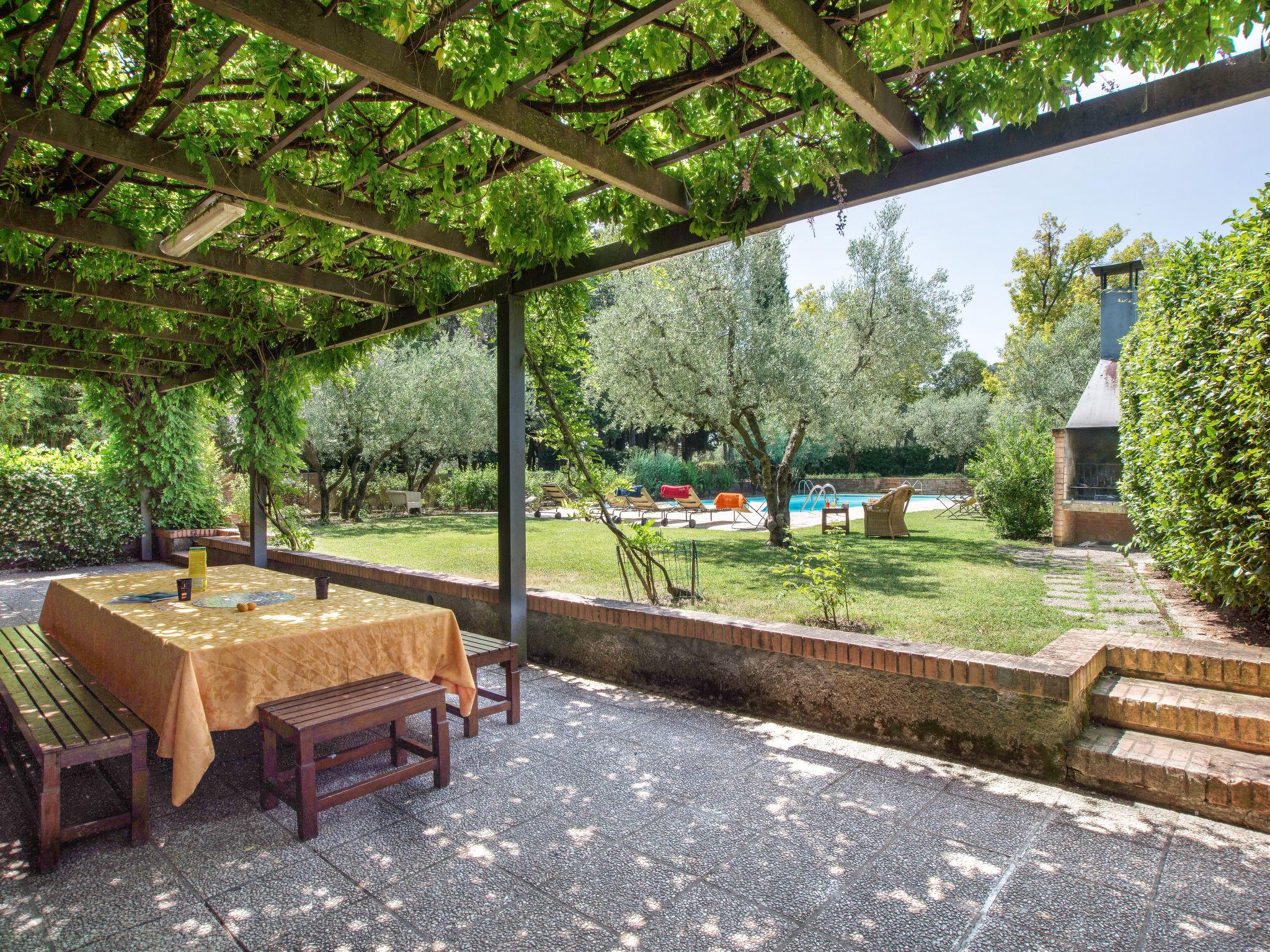 Foto 31 - Haus mit 9 Schlafzimmern in Perugia mit privater pool und garten