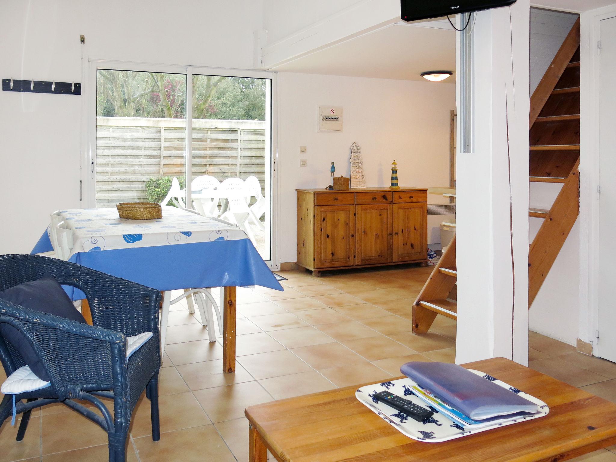 Photo 4 - 2 bedroom House in La Flotte with garden and terrace