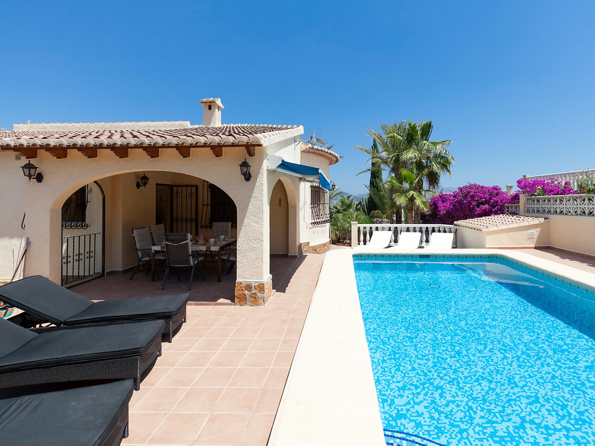 Photo 1 - Maison de 3 chambres à Orba avec piscine privée et vues à la mer