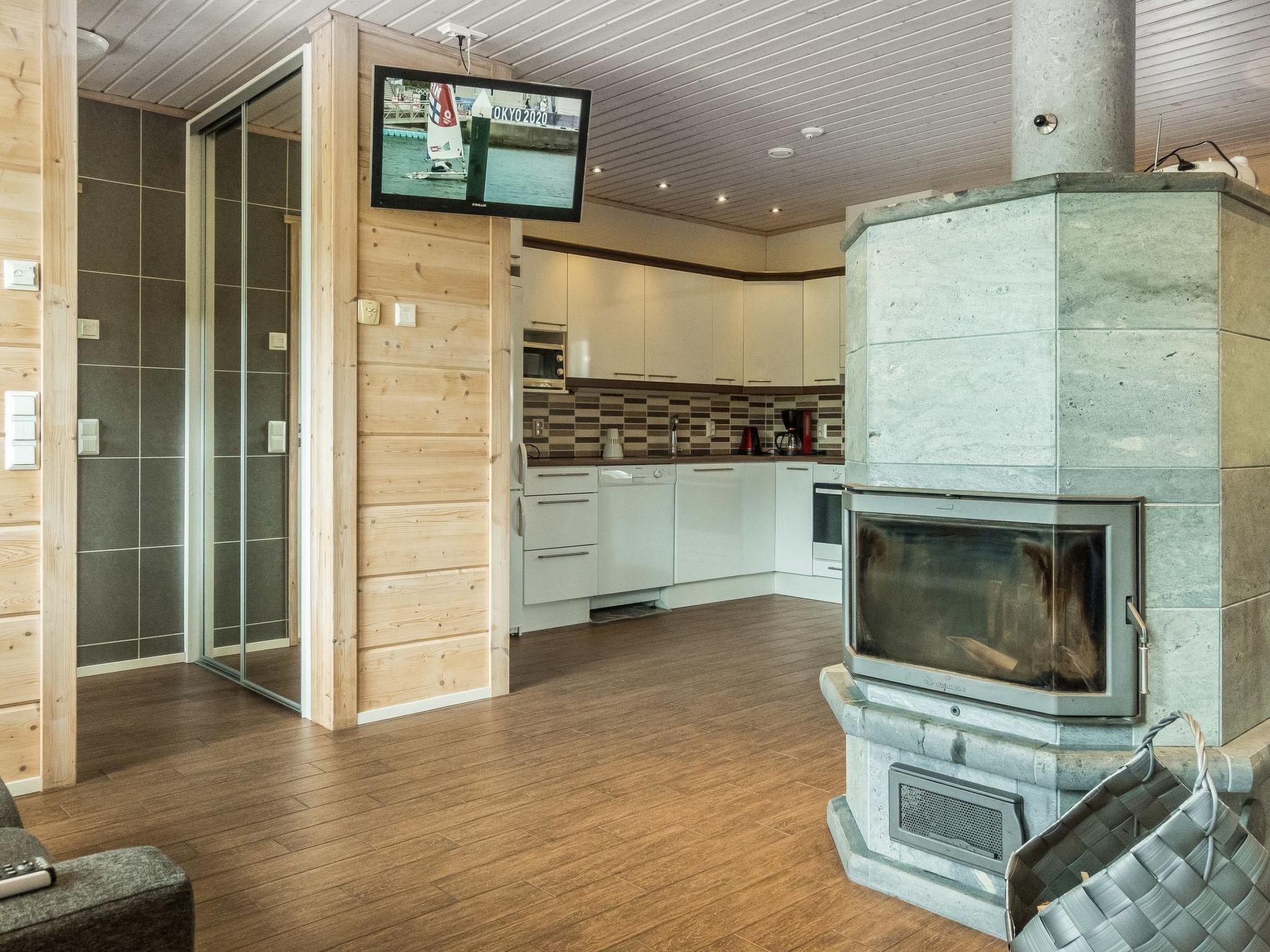 Foto 4 - Casa de 2 quartos em Rovaniemi com sauna e vista para a montanha