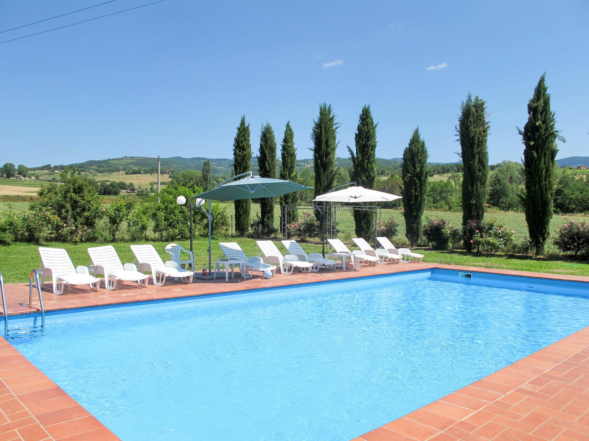 Photo 4 - 5 bedroom House in Poppi with private pool and garden