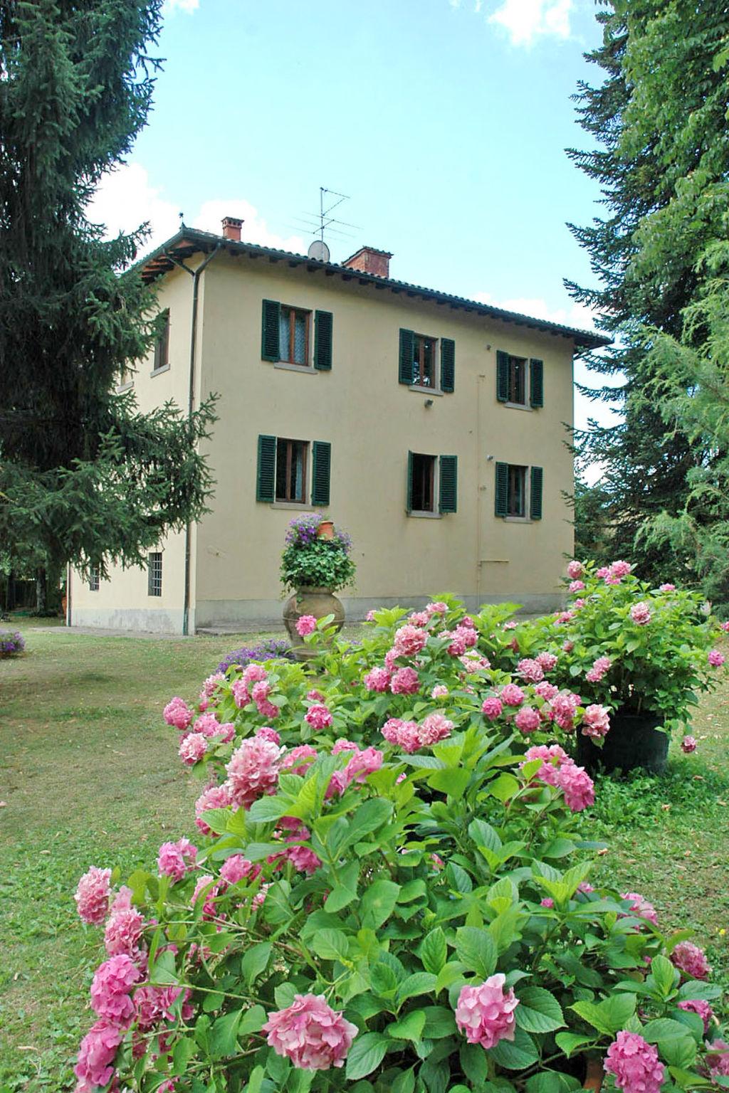 Foto 6 - Casa de 5 quartos em Poppi com piscina privada e jardim