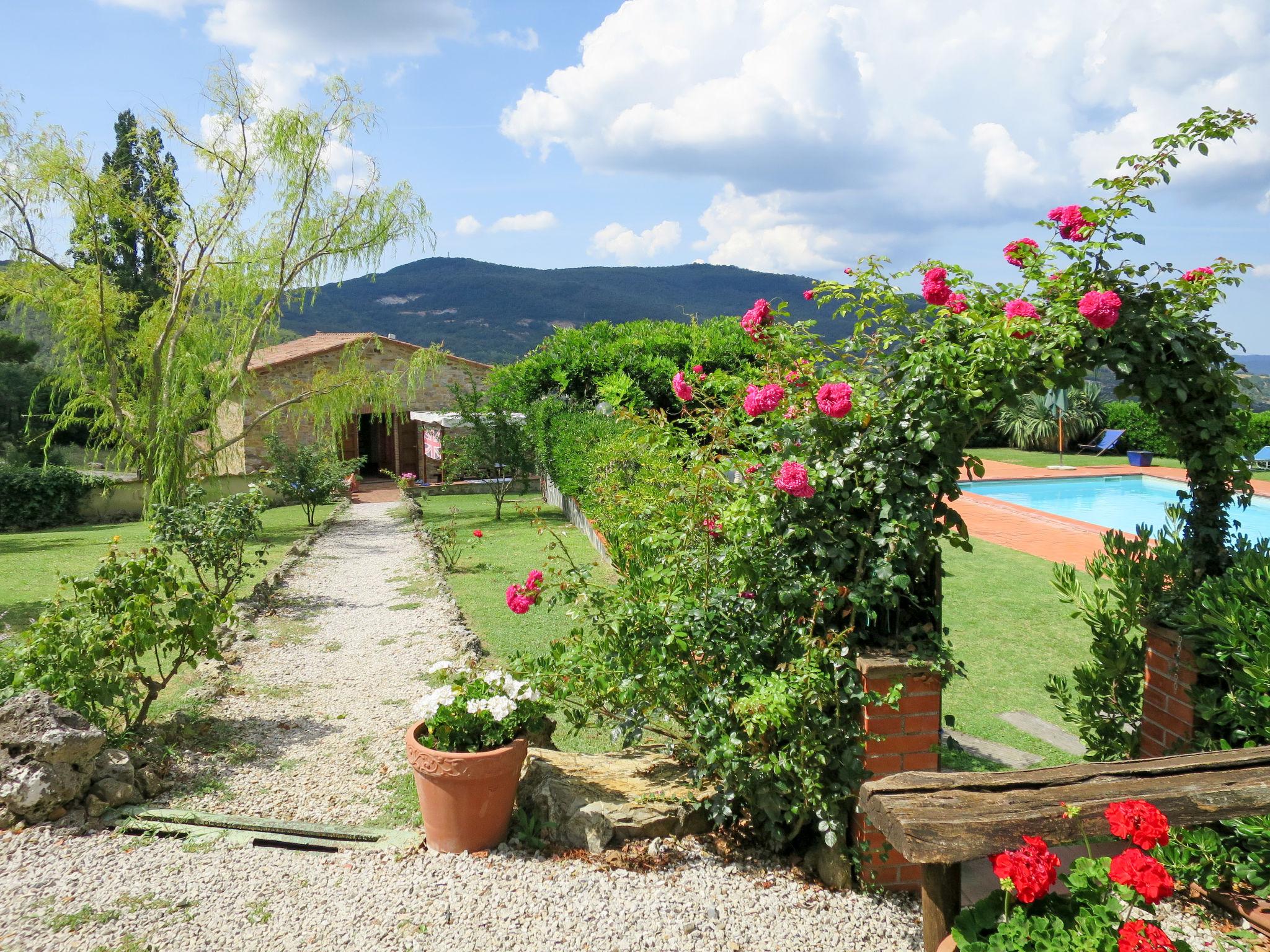 Foto 20 - Appartamento con 3 camere da letto a Castelnuovo di Val di Cecina con piscina e giardino