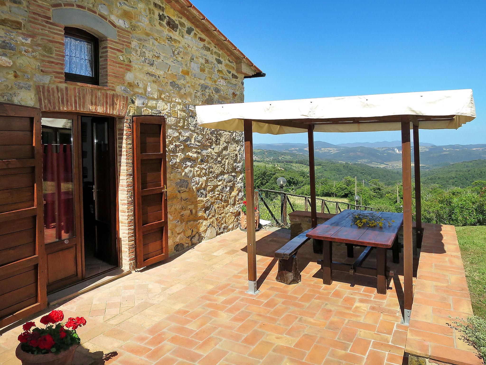 Foto 1 - Apartamento en Castelnuovo di Val di Cecina con piscina y jardín