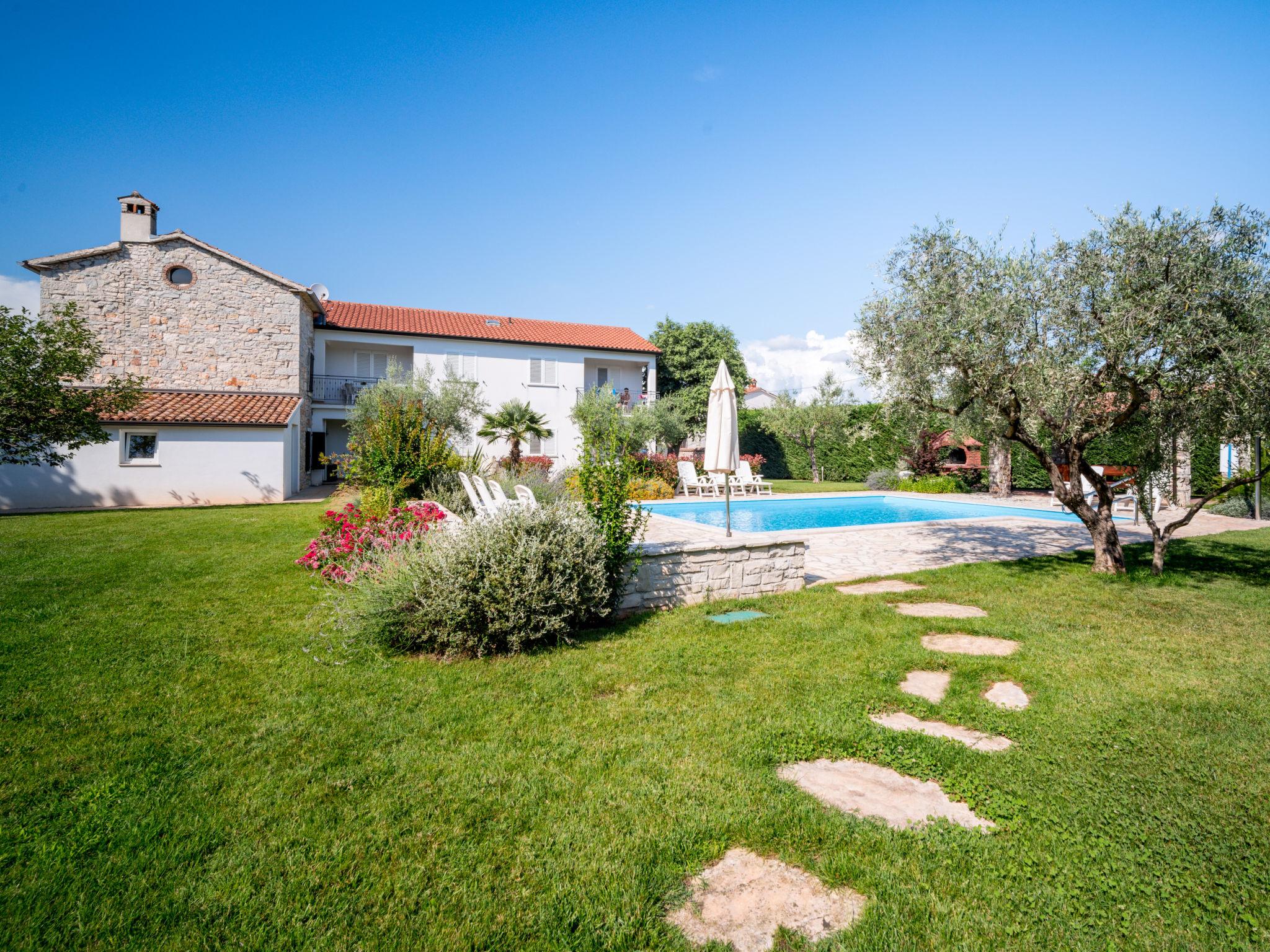 Photo 28 - Appartement de 2 chambres à Tar-Vabriga avec piscine et jardin