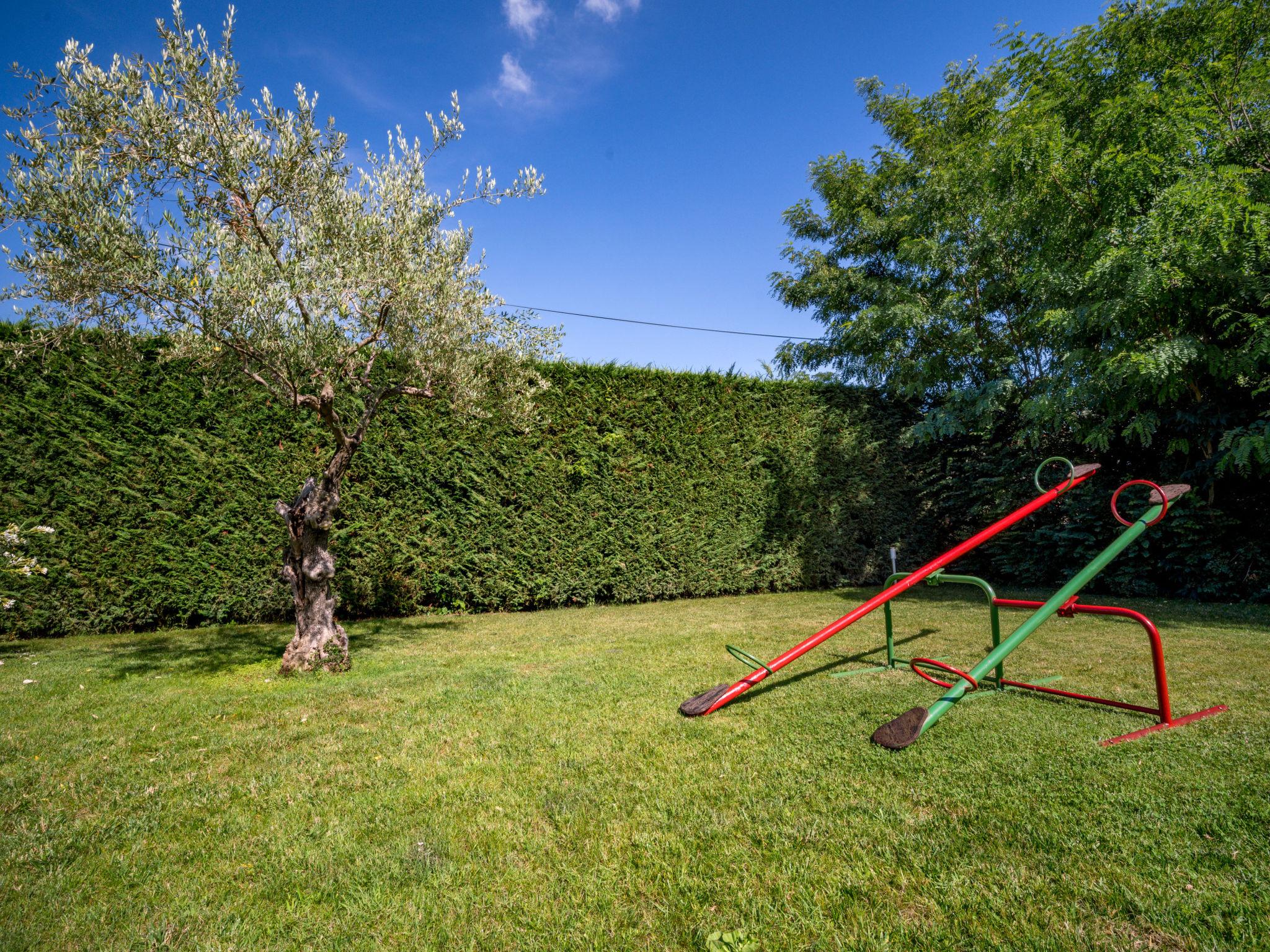 Foto 14 - Appartamento con 2 camere da letto a Tar-Vabriga con piscina e giardino