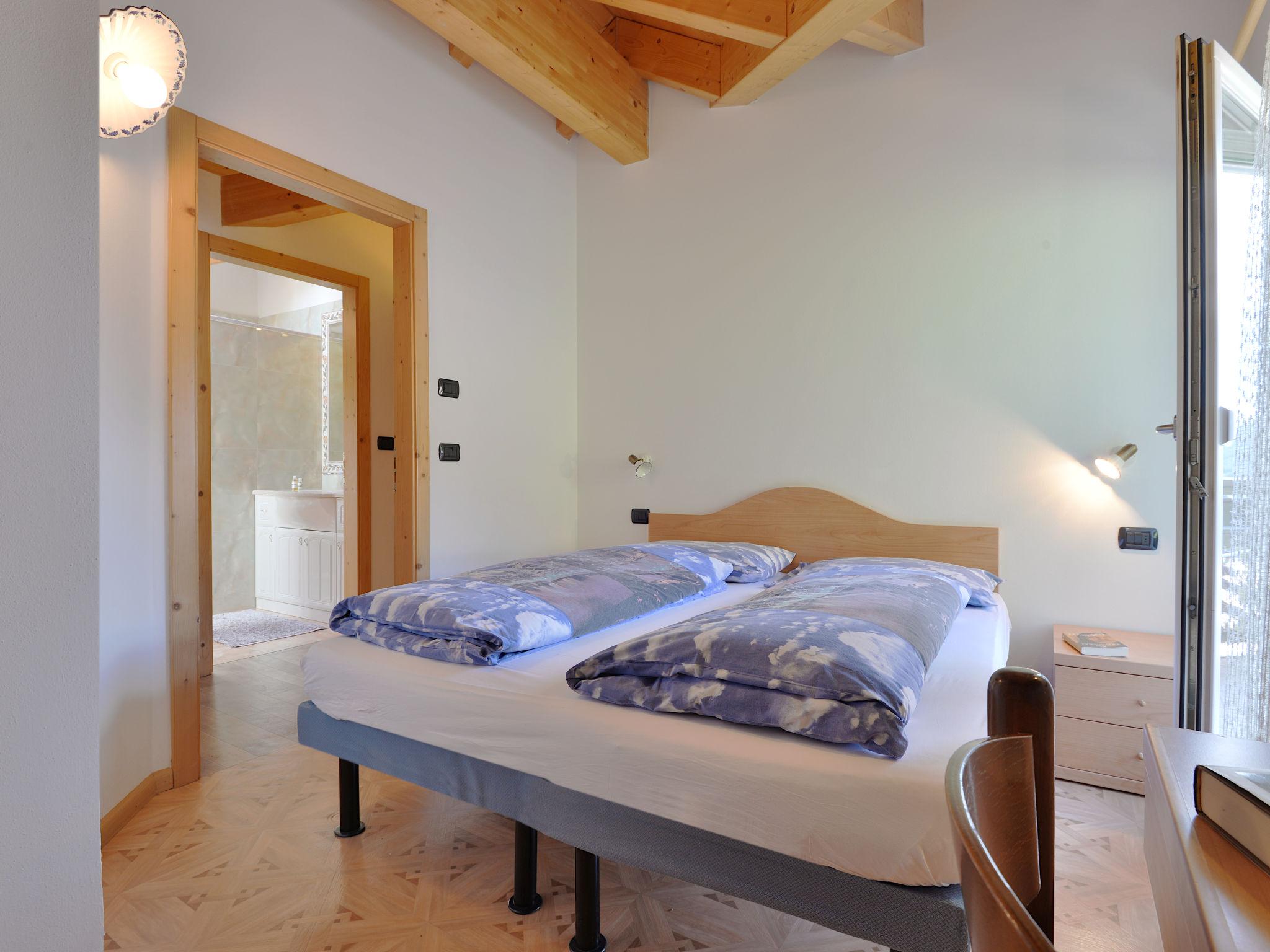 Foto 11 - Appartamento con 3 camere da letto a Mazzin con giardino e vista sulle montagne