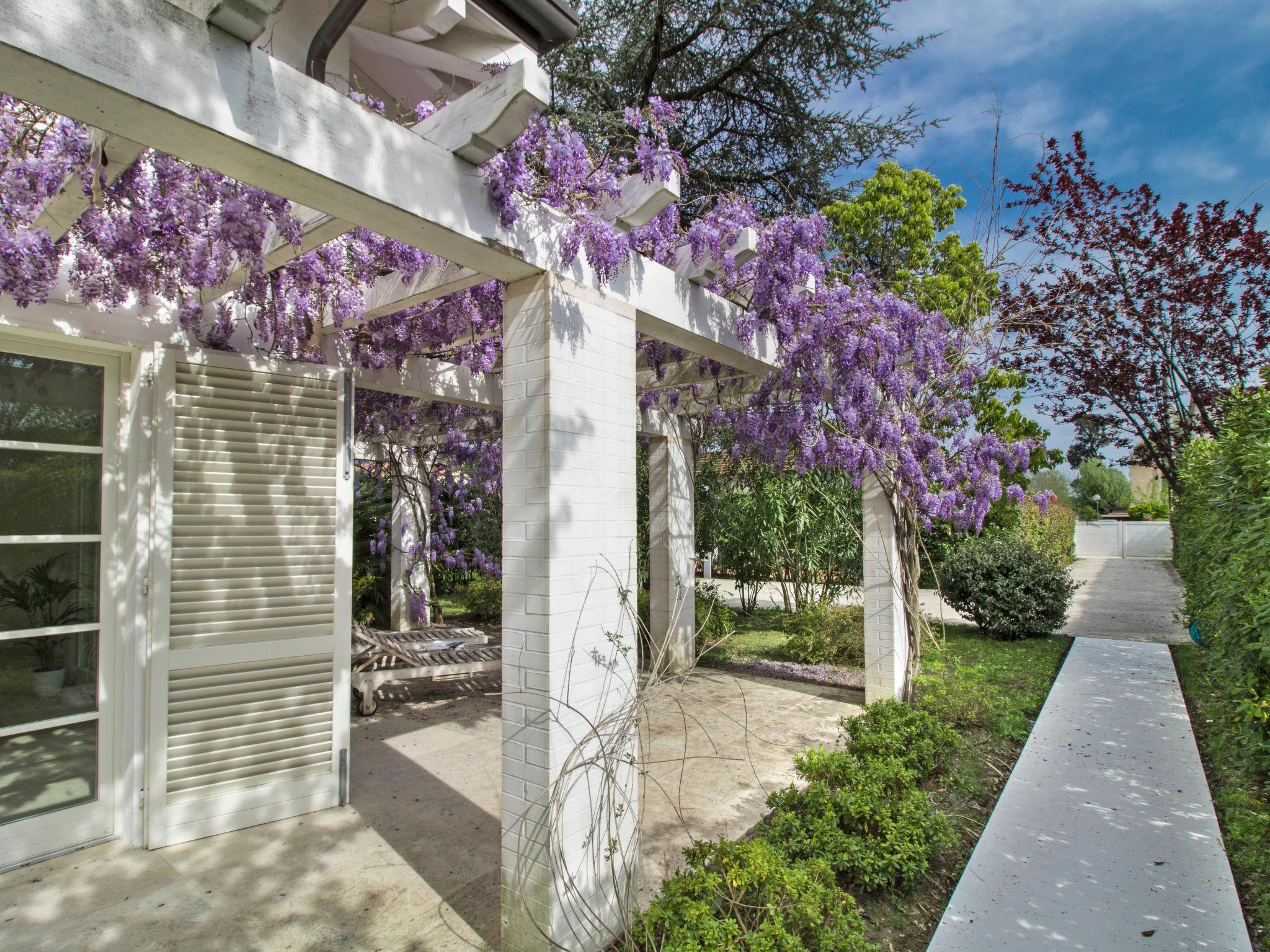 Foto 2 - Casa de 4 habitaciones en Forte dei Marmi con jardín y vistas al mar