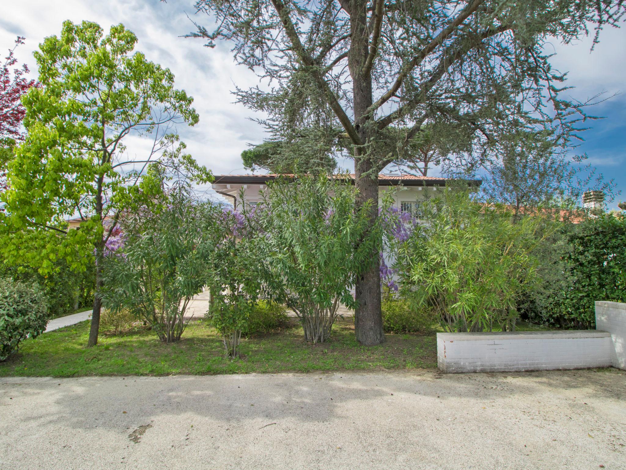 Photo 50 - Maison de 4 chambres à Forte dei Marmi avec jardin et vues à la mer