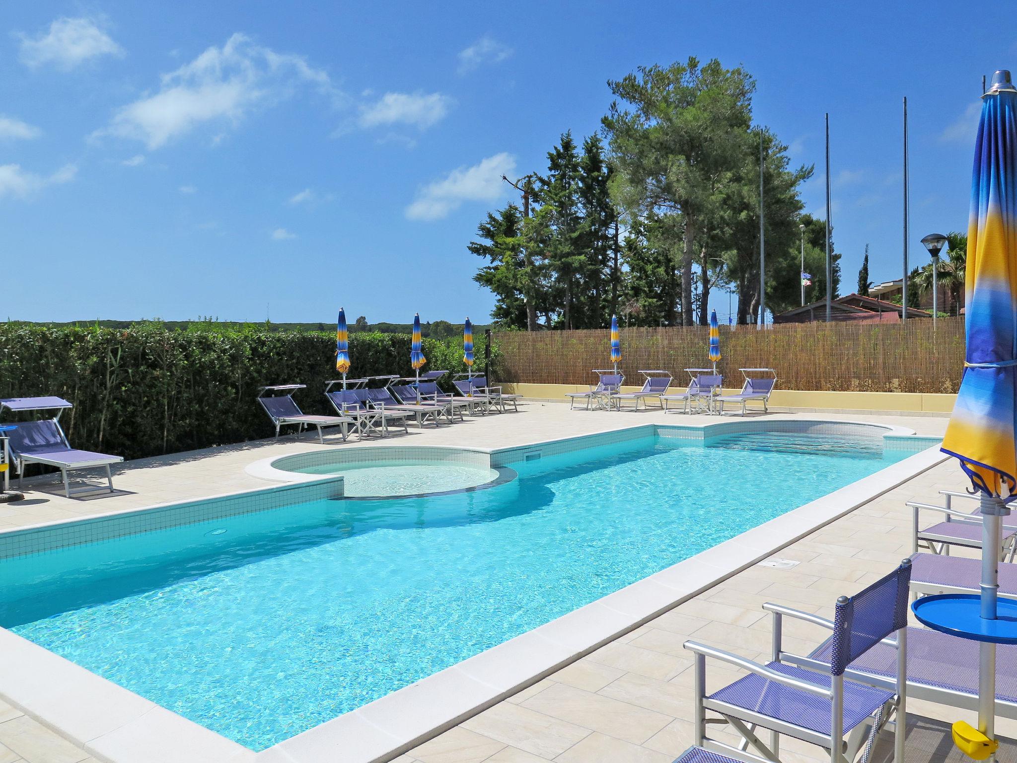 Photo 2 - Appartement de 2 chambres à Cecina avec piscine et jardin