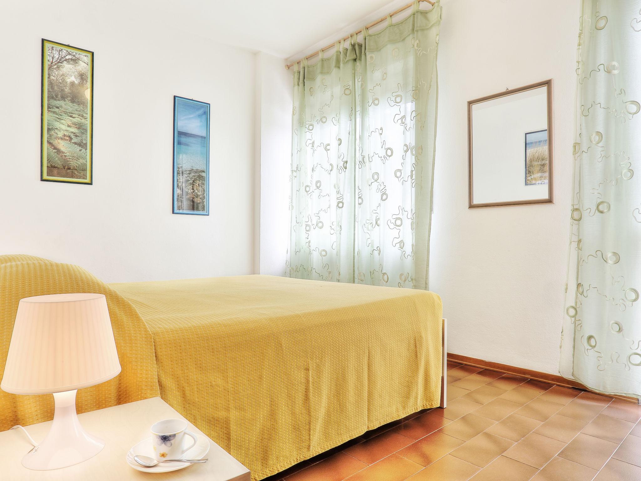 Foto 10 - Apartamento de 2 quartos em Cecina com piscina e vistas do mar