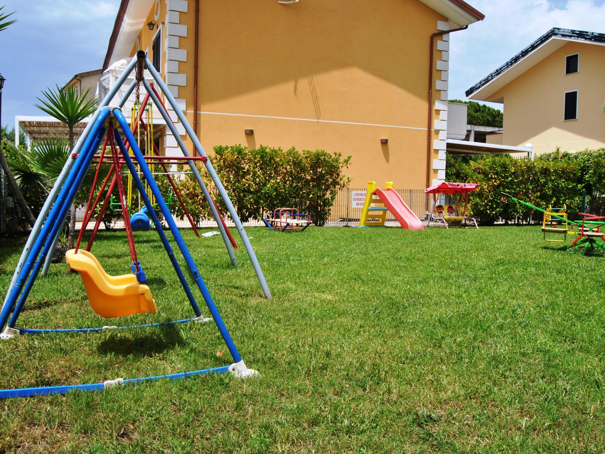 Foto 4 - Apartamento de 1 quarto em Capaccio Paestum com piscina e jardim