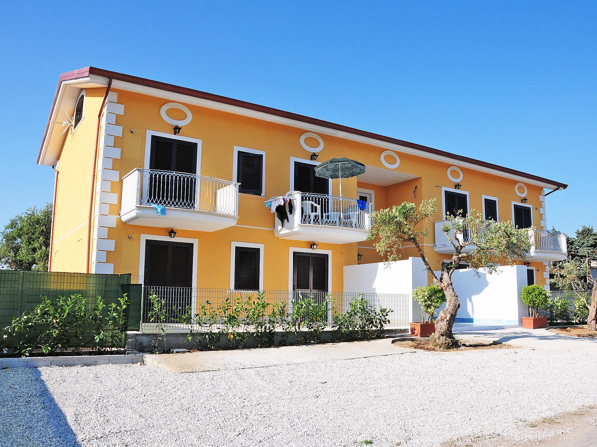 Foto 2 - Appartamento con 1 camera da letto a Capaccio Paestum con piscina e vista mare