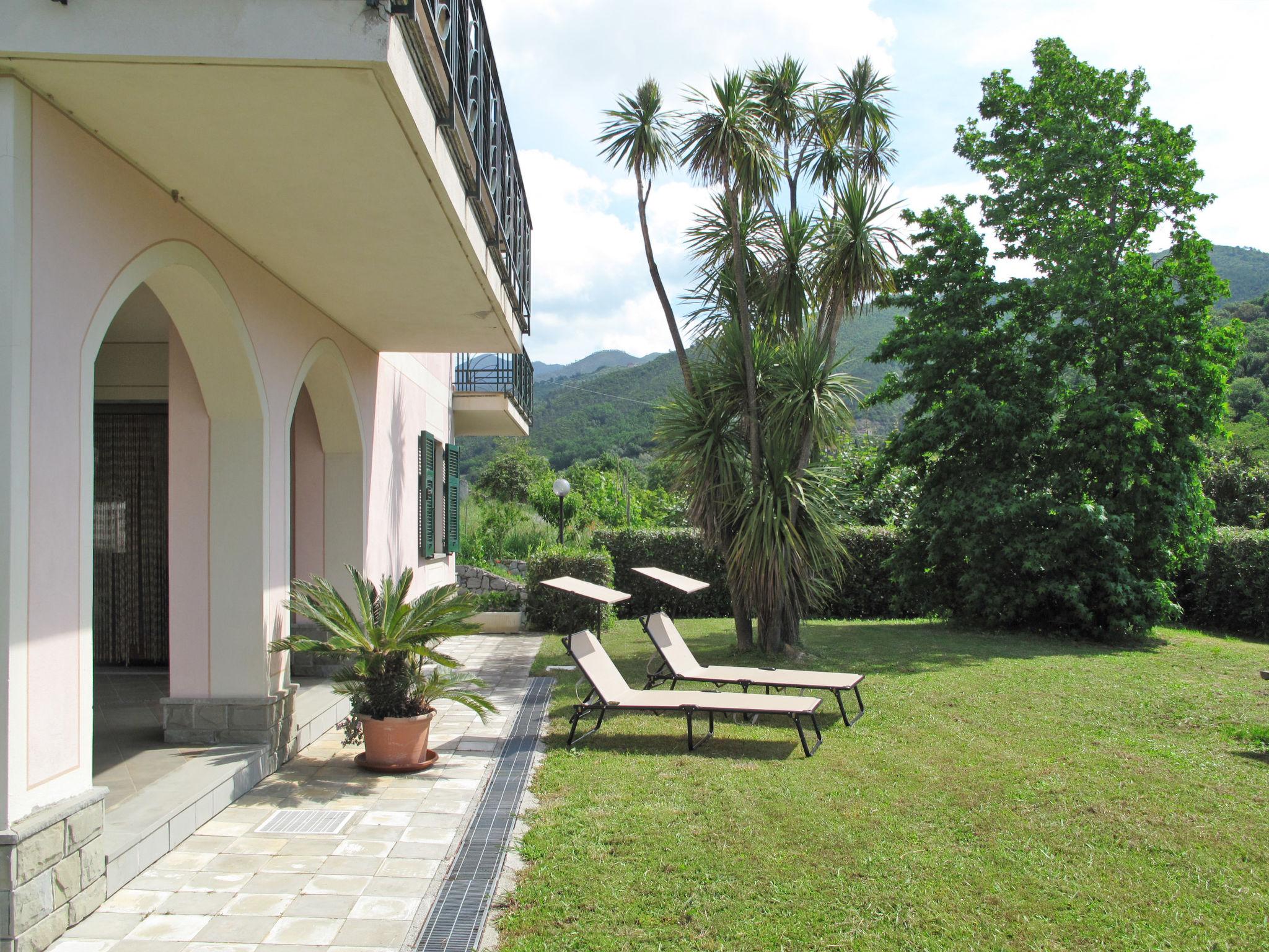 Photo 23 - 2 bedroom Apartment in Sestri Levante with garden and terrace