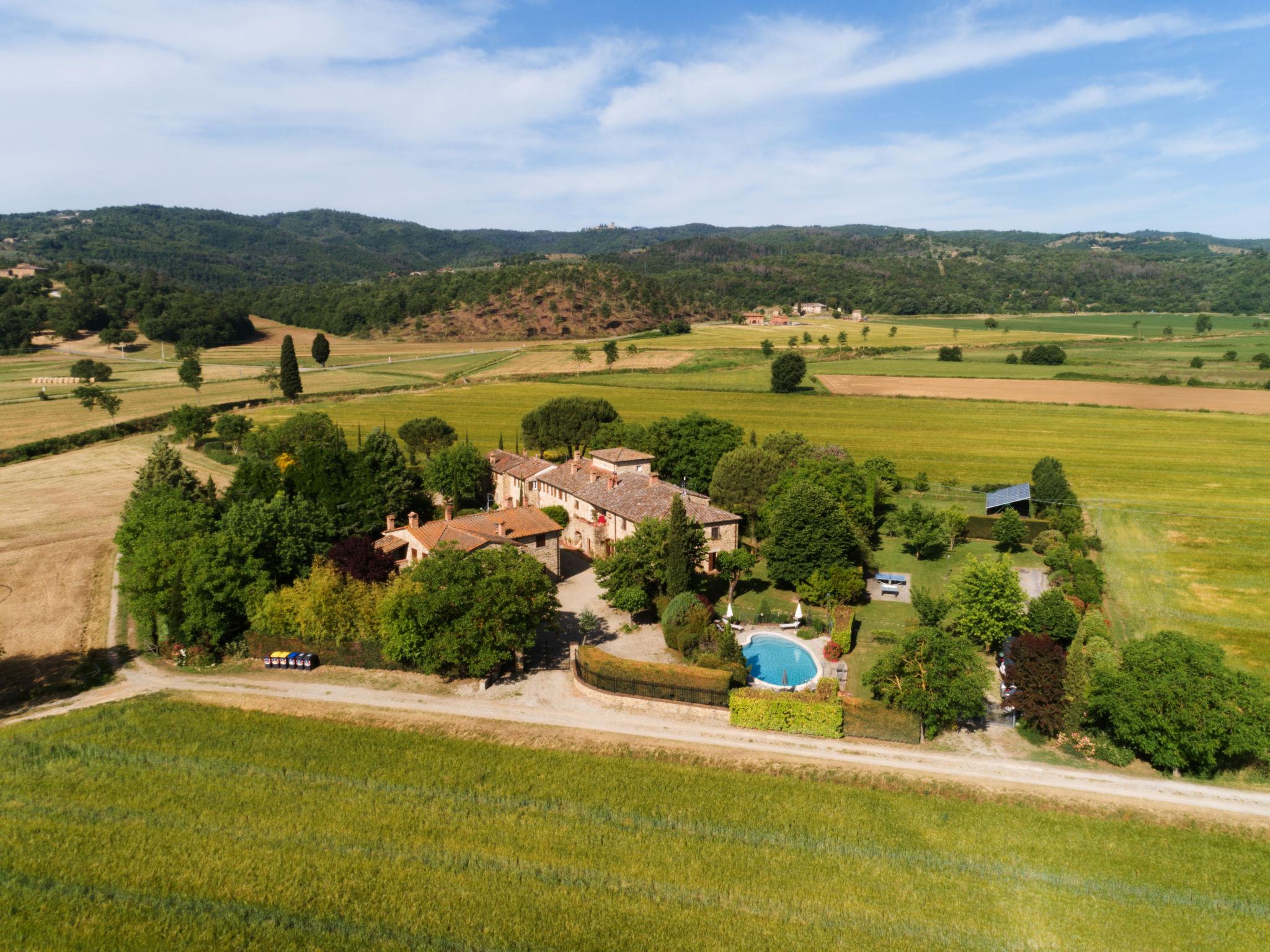 Foto 3 - Casa de 5 quartos em Civitella in Val di Chiana com piscina privada e jardim