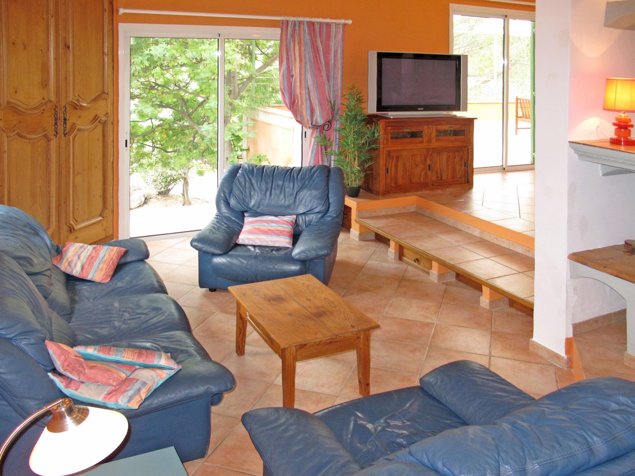 Photo 3 - 3 bedroom House in Carcès with private pool and garden