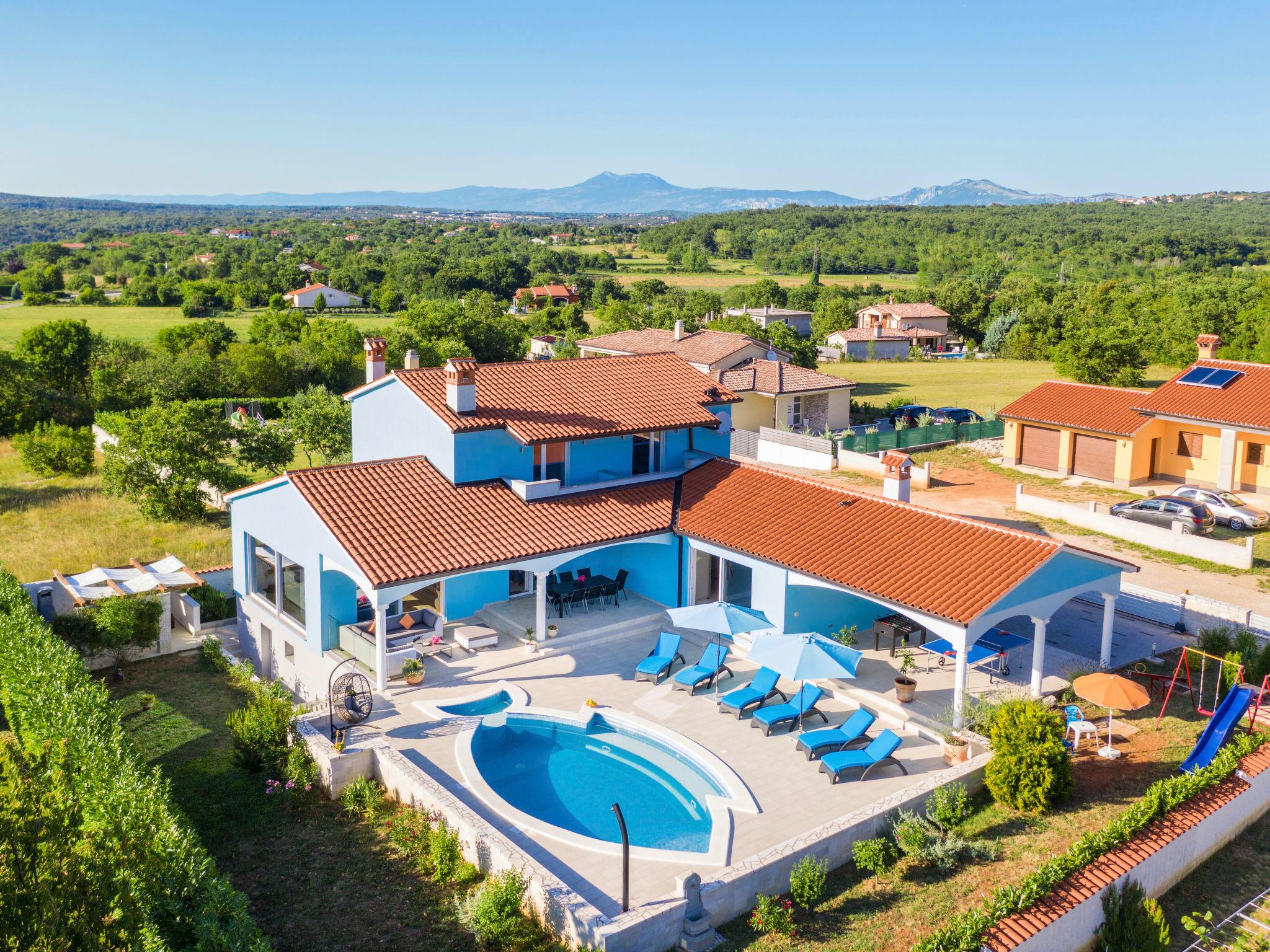 Foto 42 - Casa con 4 camere da letto a Labin con piscina privata e giardino