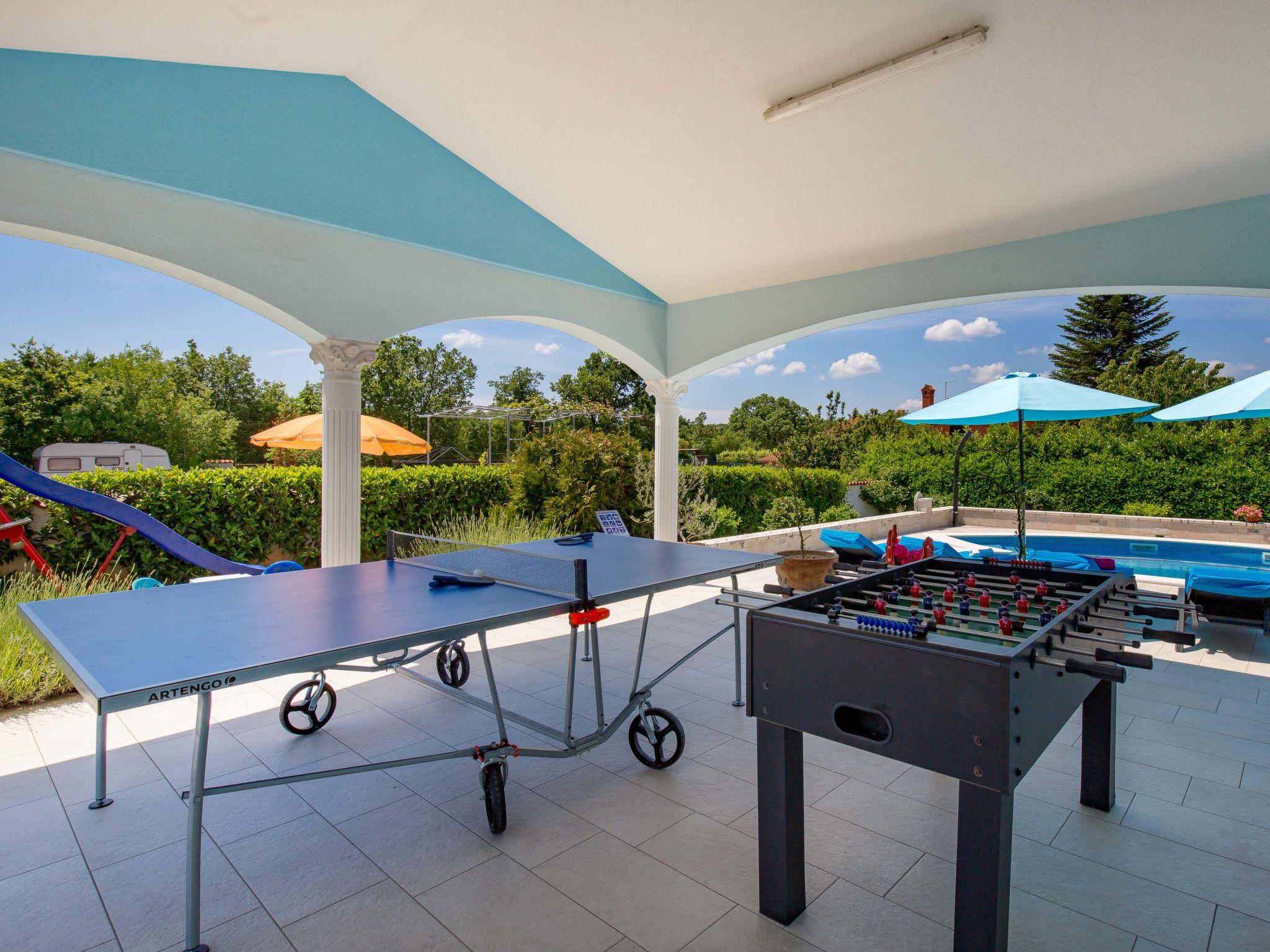 Photo 13 - Maison de 4 chambres à Labin avec piscine privée et vues à la mer