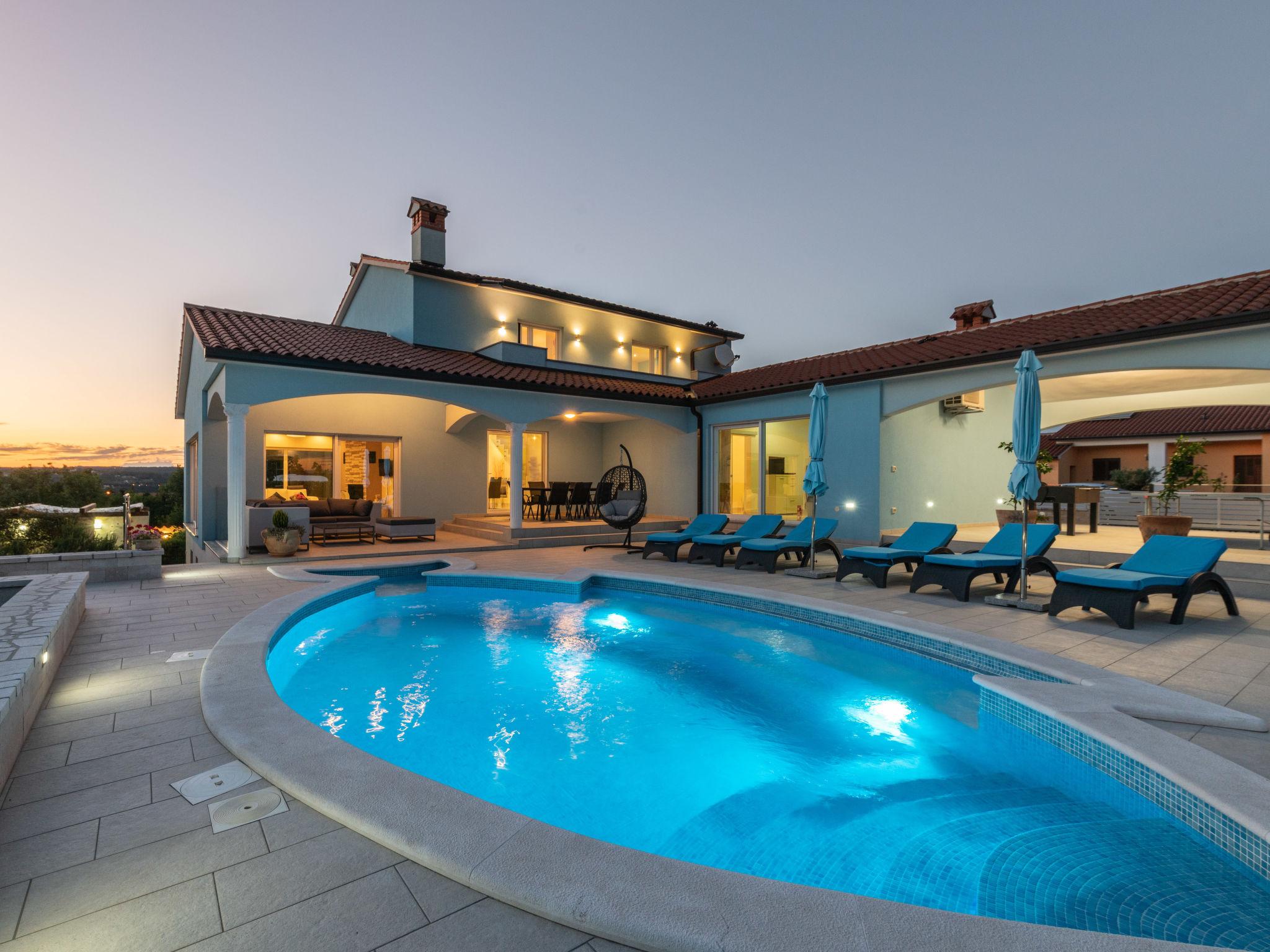 Photo 4 - Maison de 4 chambres à Labin avec piscine privée et jardin