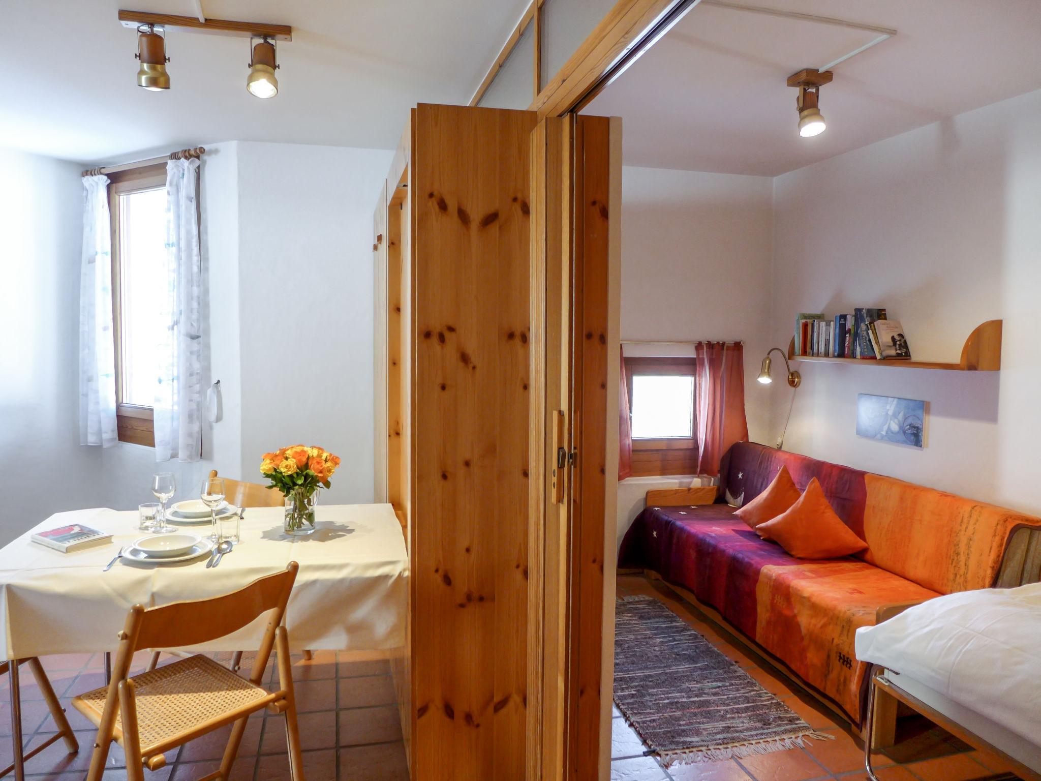 Foto 6 - Apartment mit 1 Schlafzimmer in Sankt Moritz mit blick auf die berge
