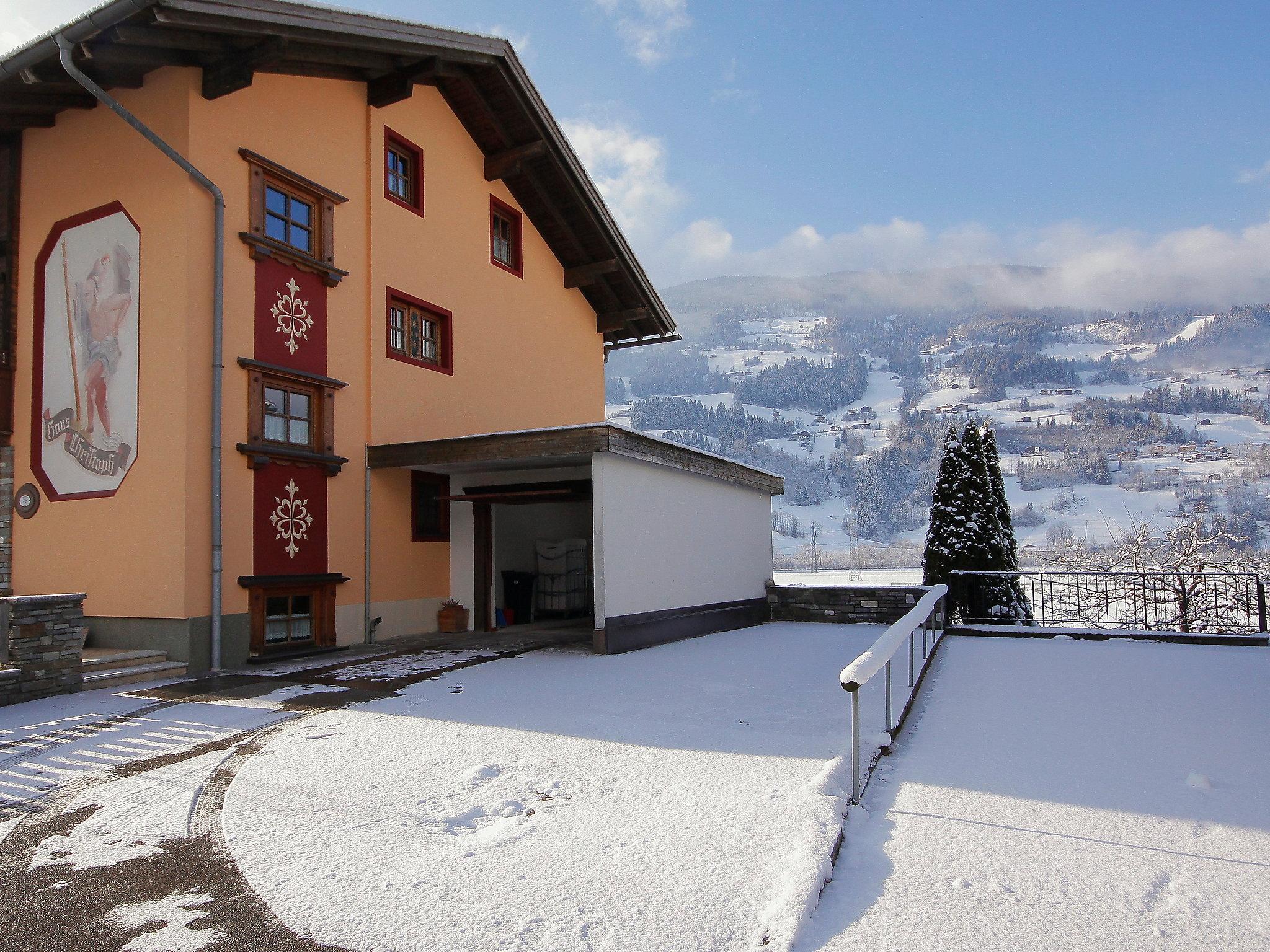 Foto 37 - Appartamento con 4 camere da letto a Stumm con giardino e terrazza