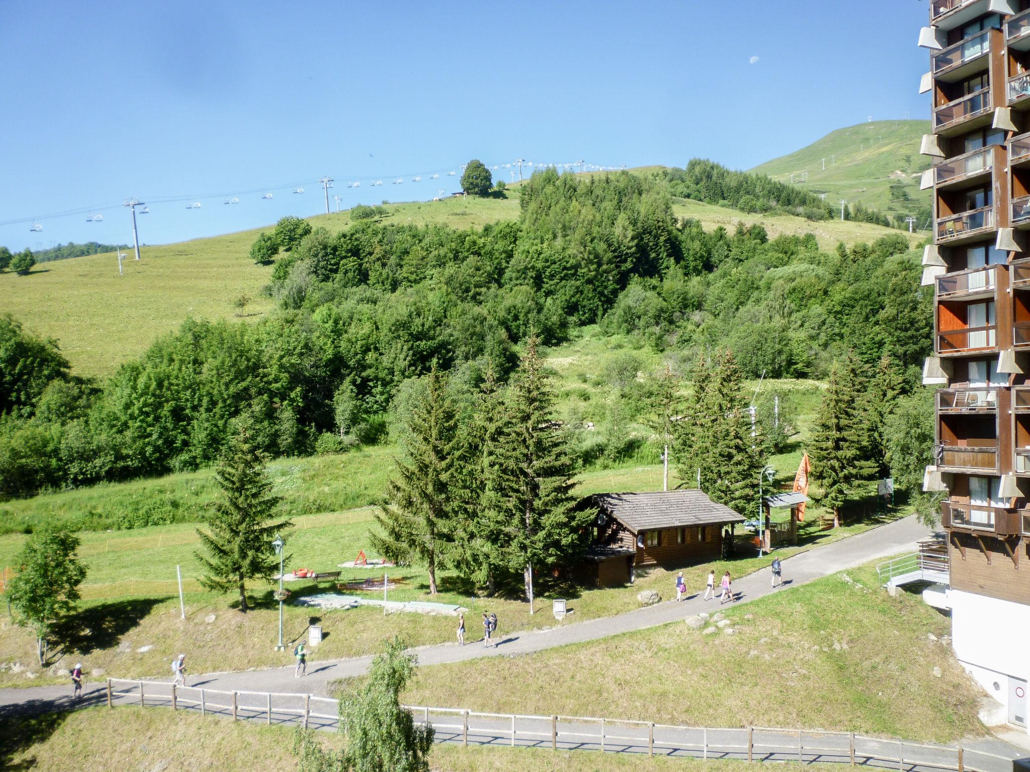 Foto 5 - Apartment mit 1 Schlafzimmer in Villarembert mit schwimmbad und blick auf die berge