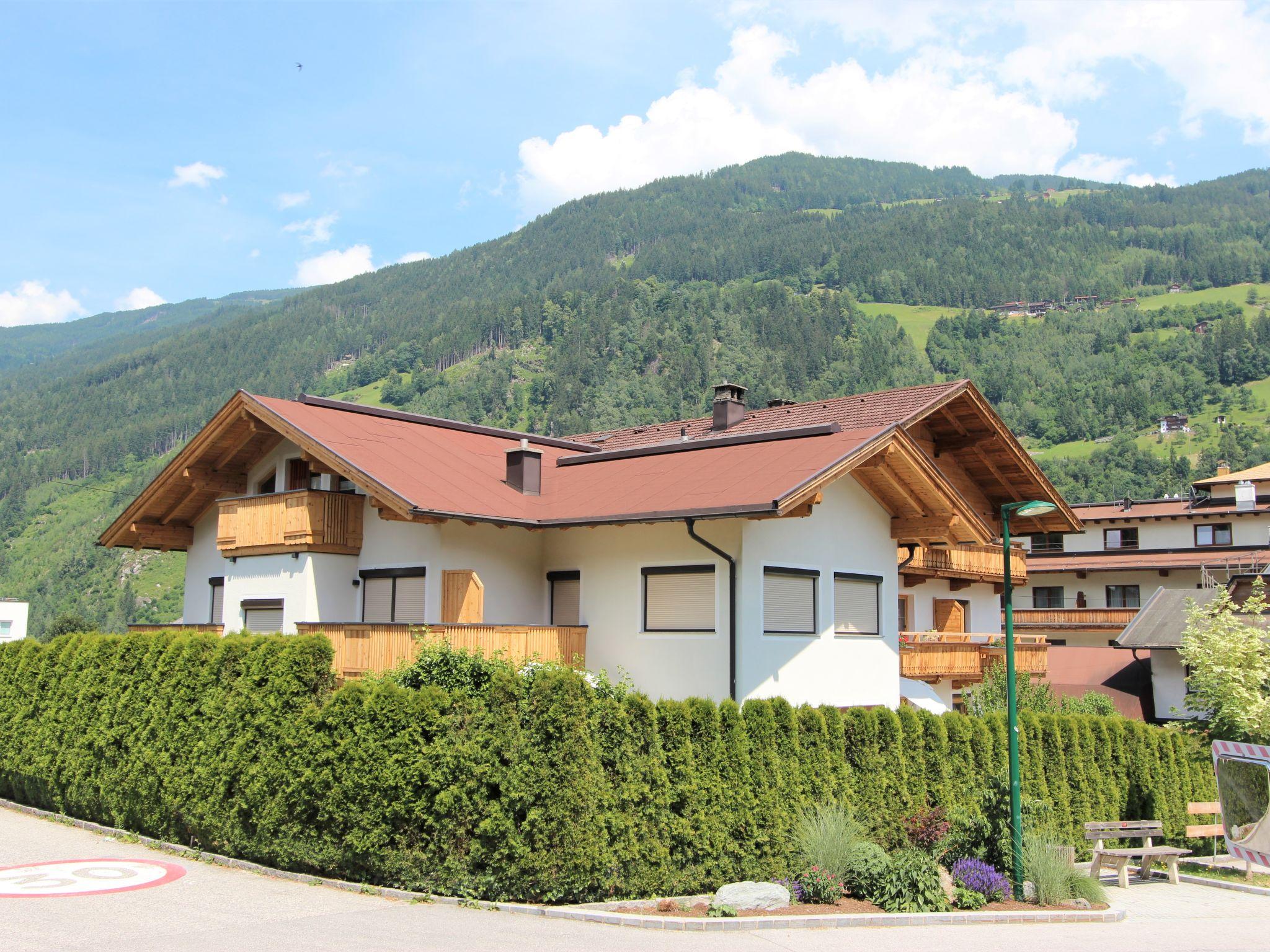 Foto 36 - Appartamento con 2 camere da letto a Aschau im Zillertal con vista sulle montagne