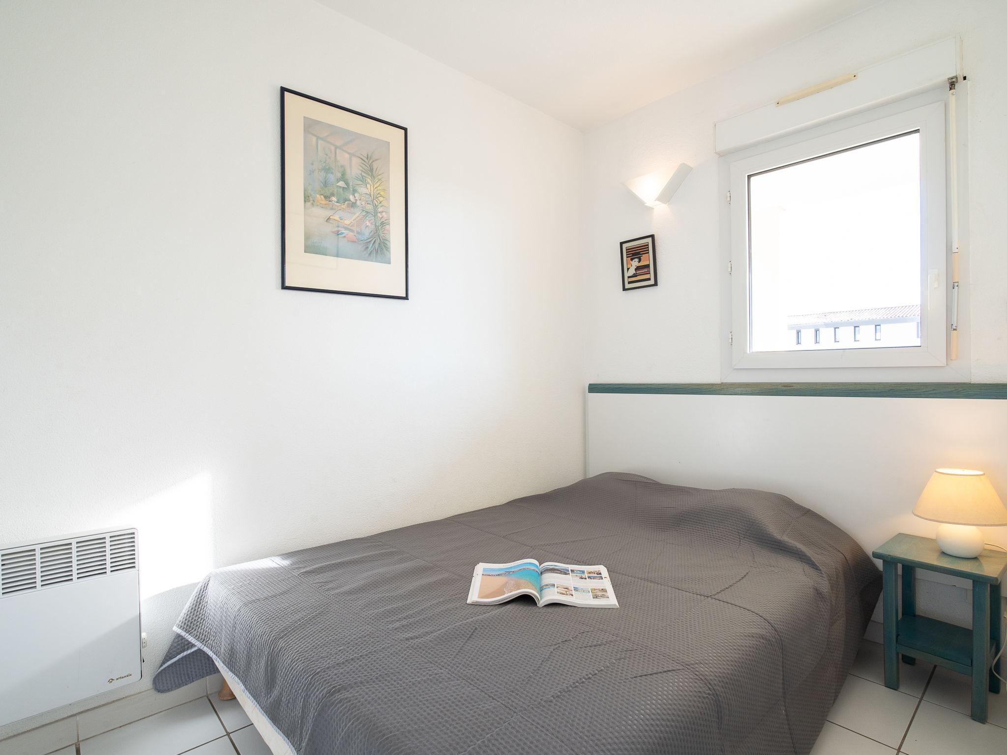Foto 13 - Appartamento con 1 camera da letto a Agde con piscina e vista mare