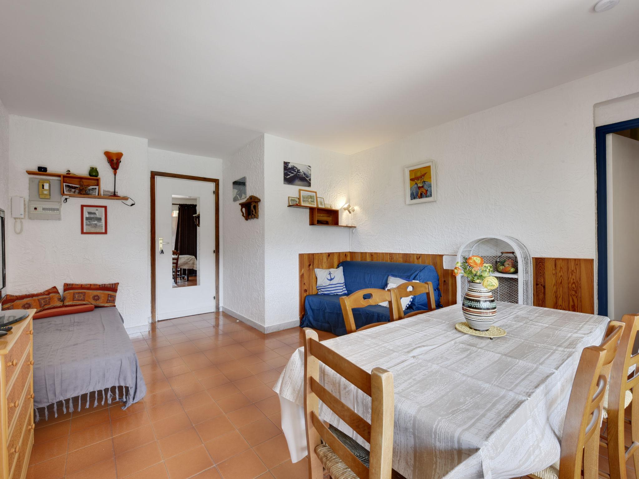 Foto 6 - Appartamento con 1 camera da letto a Cavalaire-sur-Mer con giardino e vista mare
