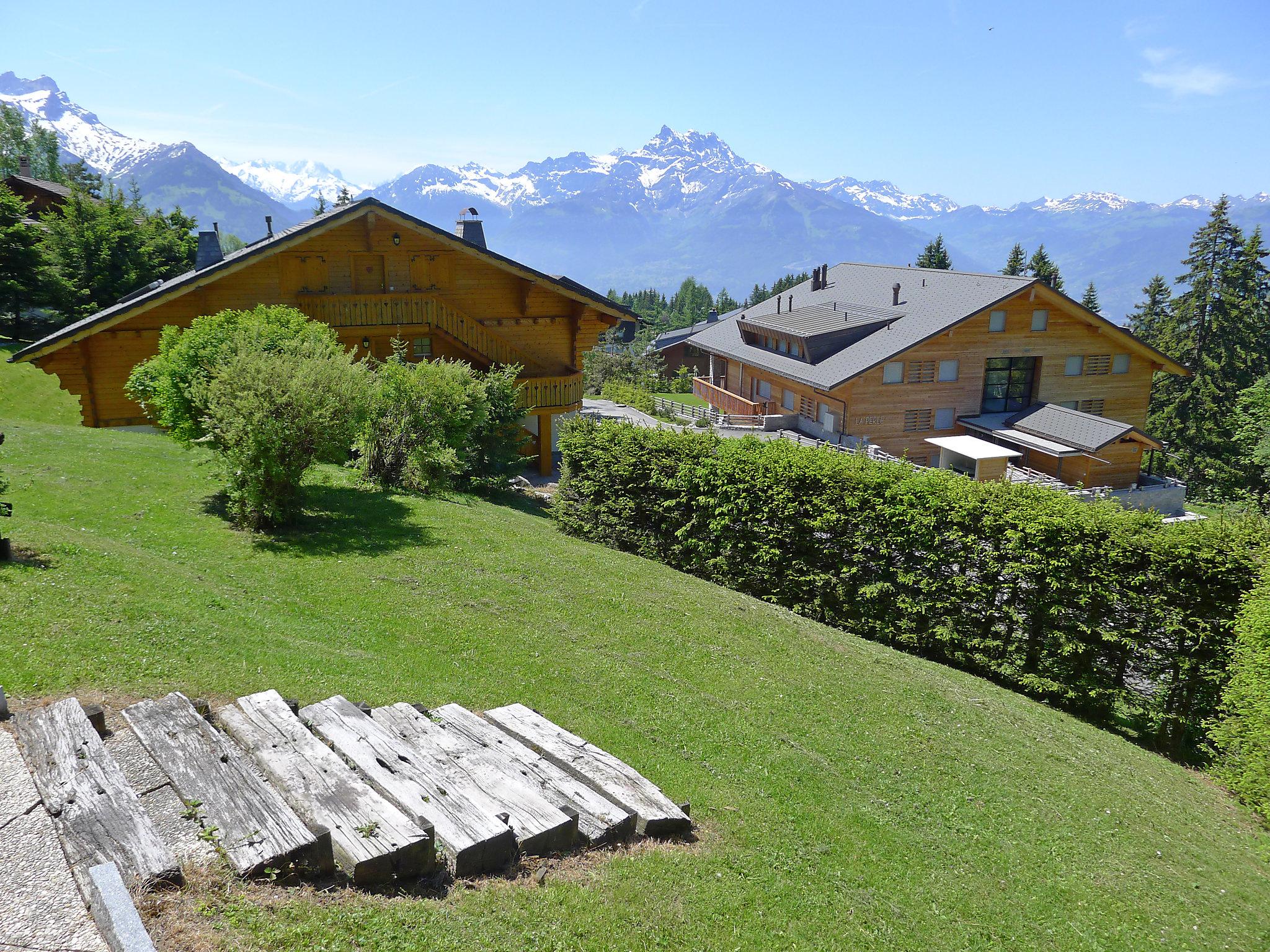 Foto 5 - Appartamento con 3 camere da letto a Ollon con terrazza