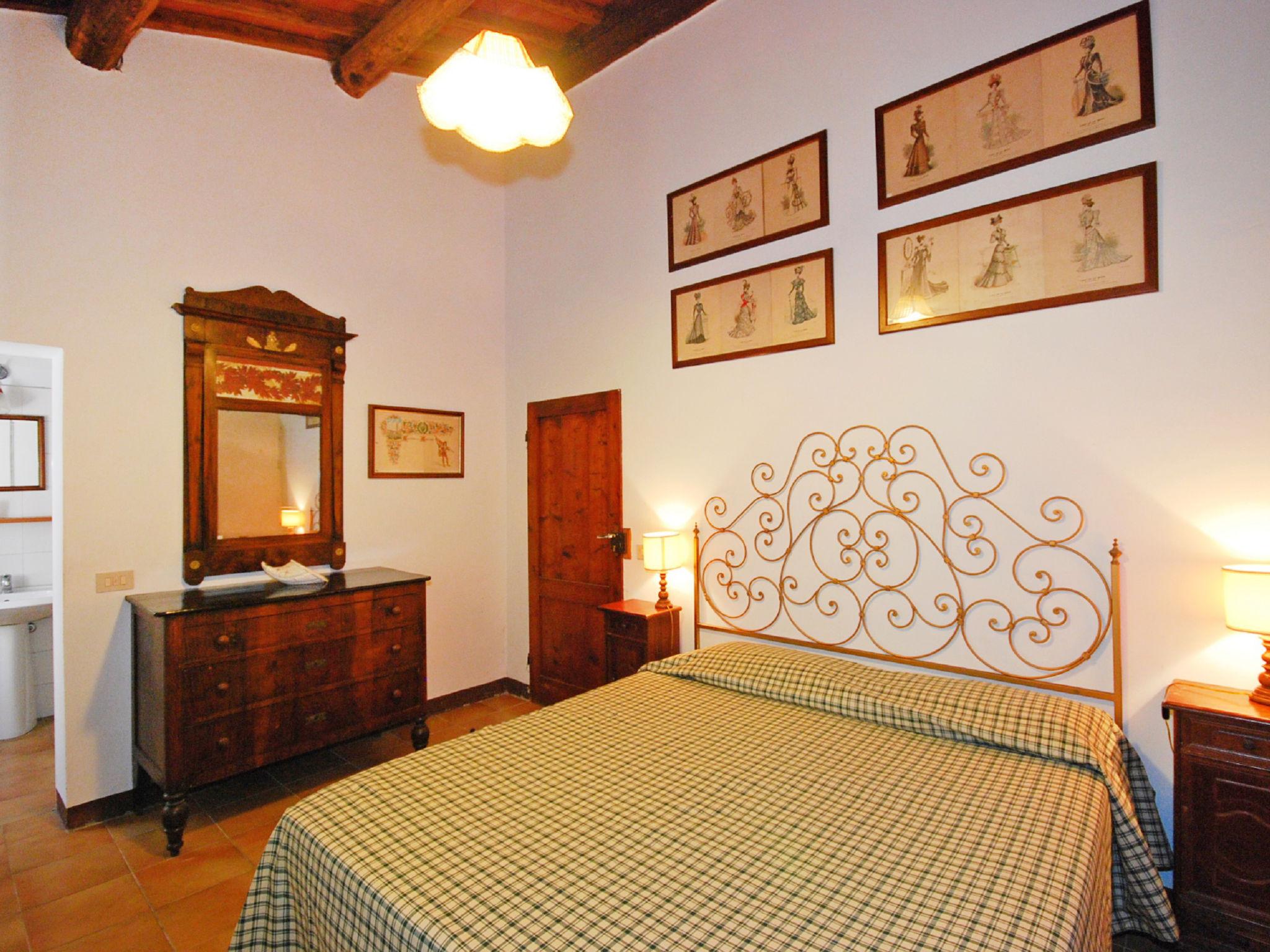 Photo 8 - 1 bedroom Apartment in Sovicille with swimming pool and garden