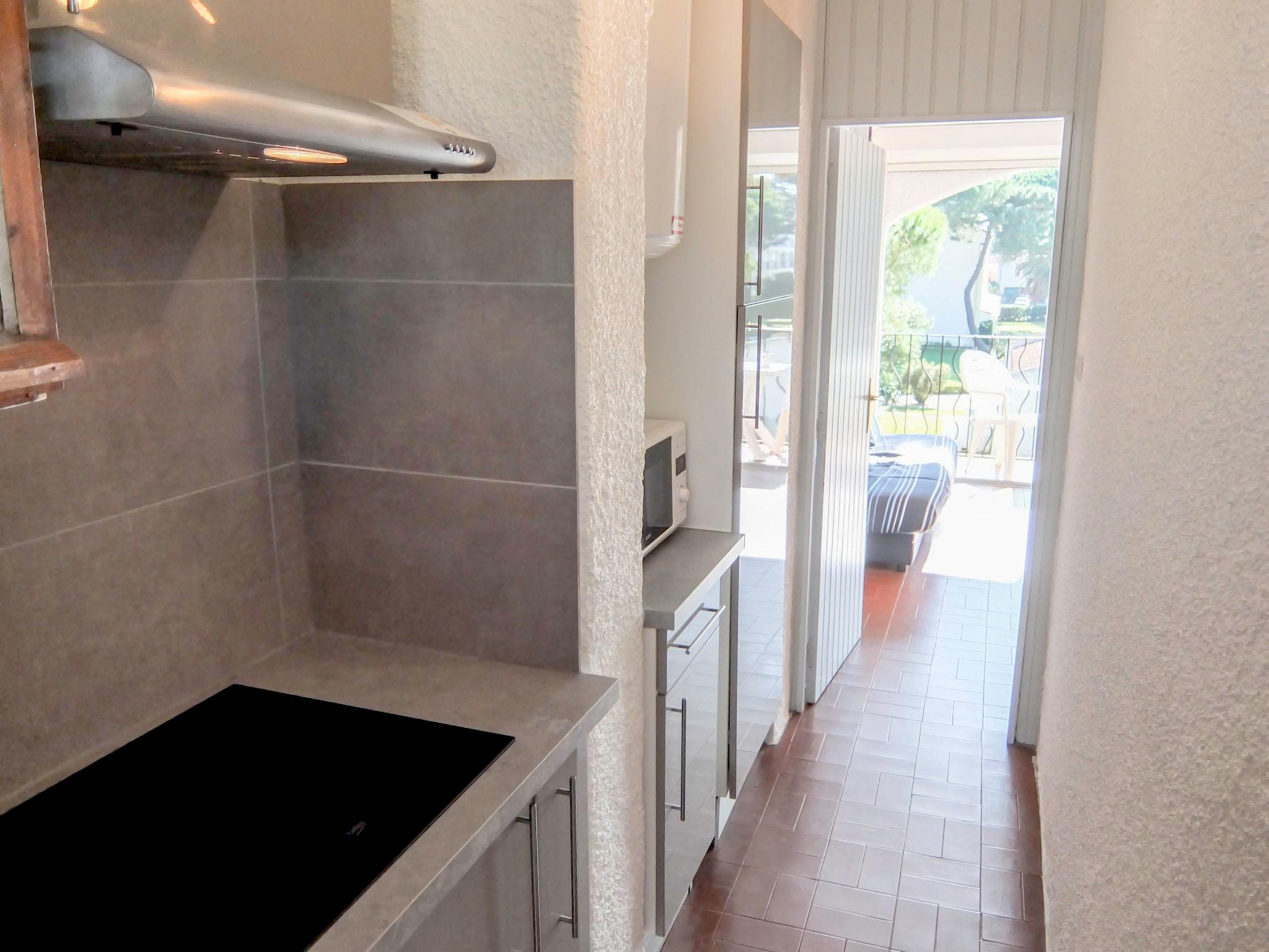 Foto 3 - Apartamento de 1 quarto em Argelès-sur-Mer com piscina e jardim