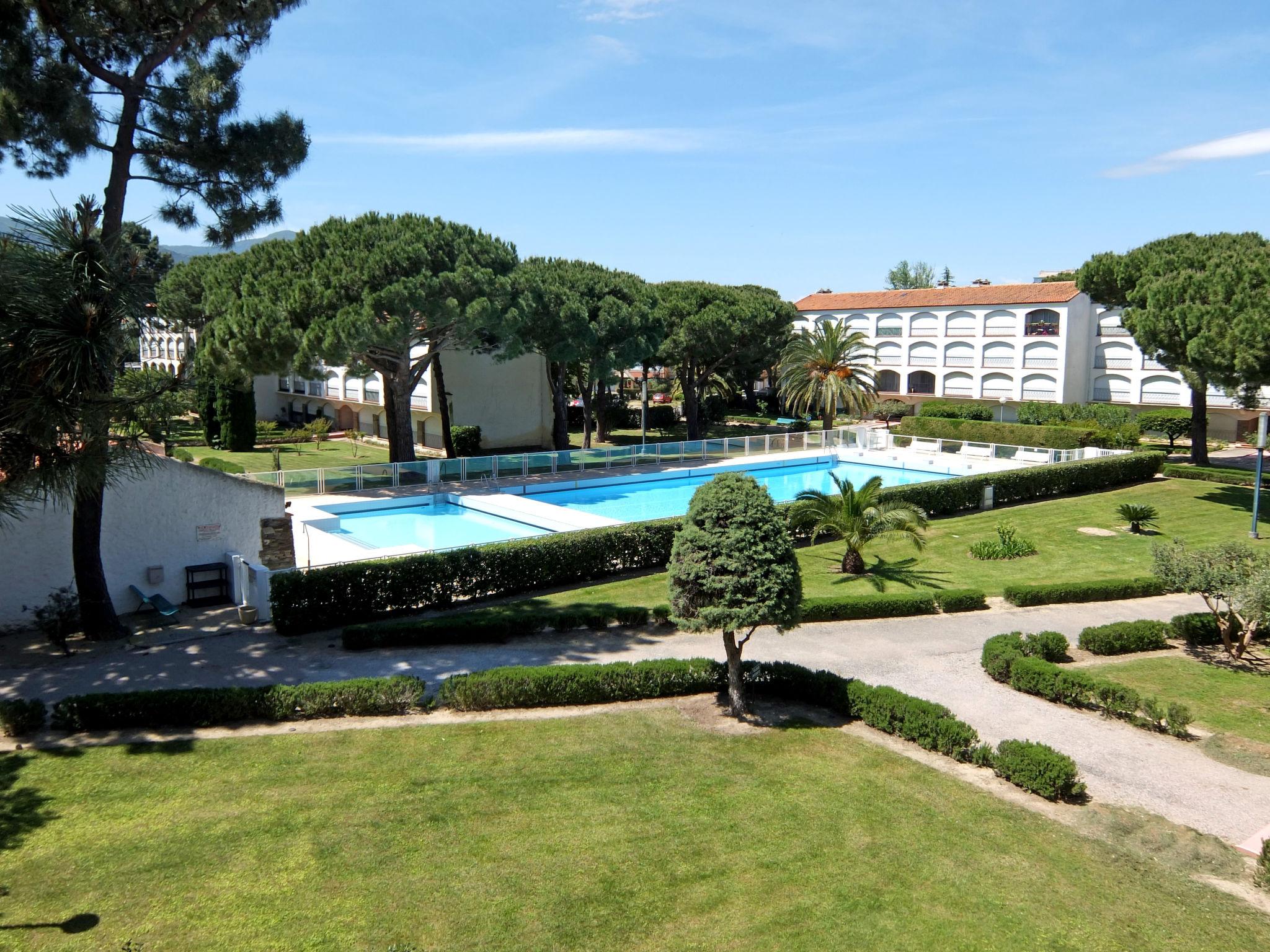 Foto 1 - Apartamento de 1 quarto em Argelès-sur-Mer com piscina e vistas do mar