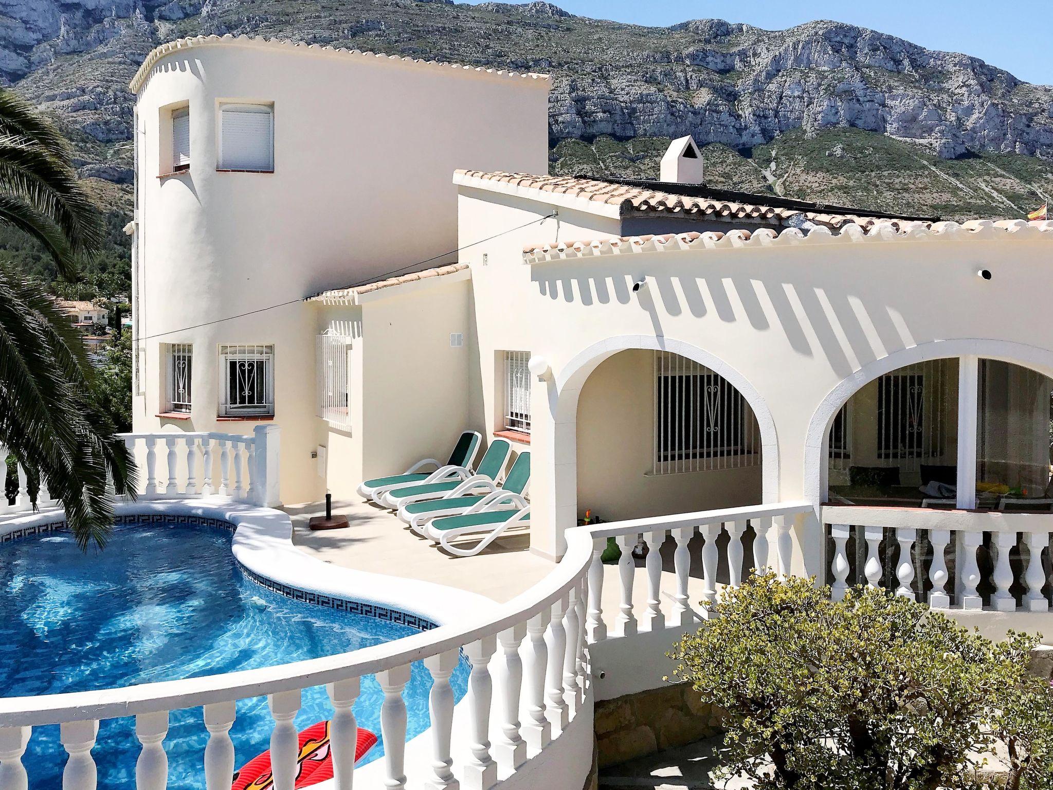 Photo 1 - Maison de 3 chambres à Dénia avec piscine privée et vues à la mer