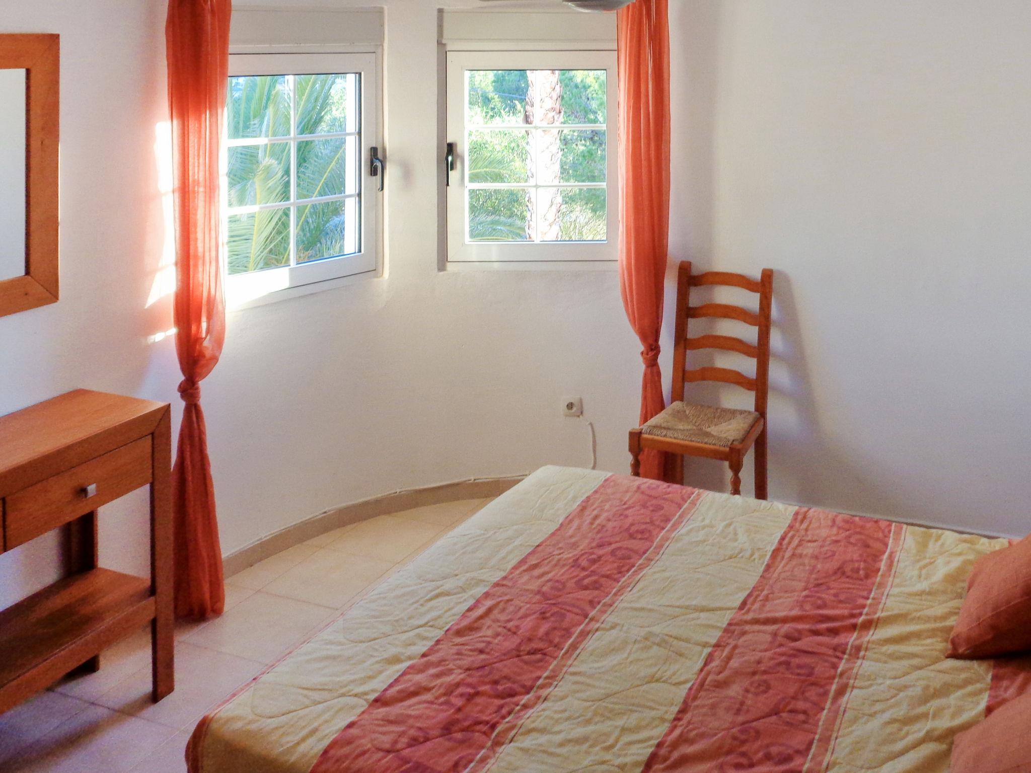 Foto 13 - Casa con 3 camere da letto a Dénia con piscina privata e vista mare