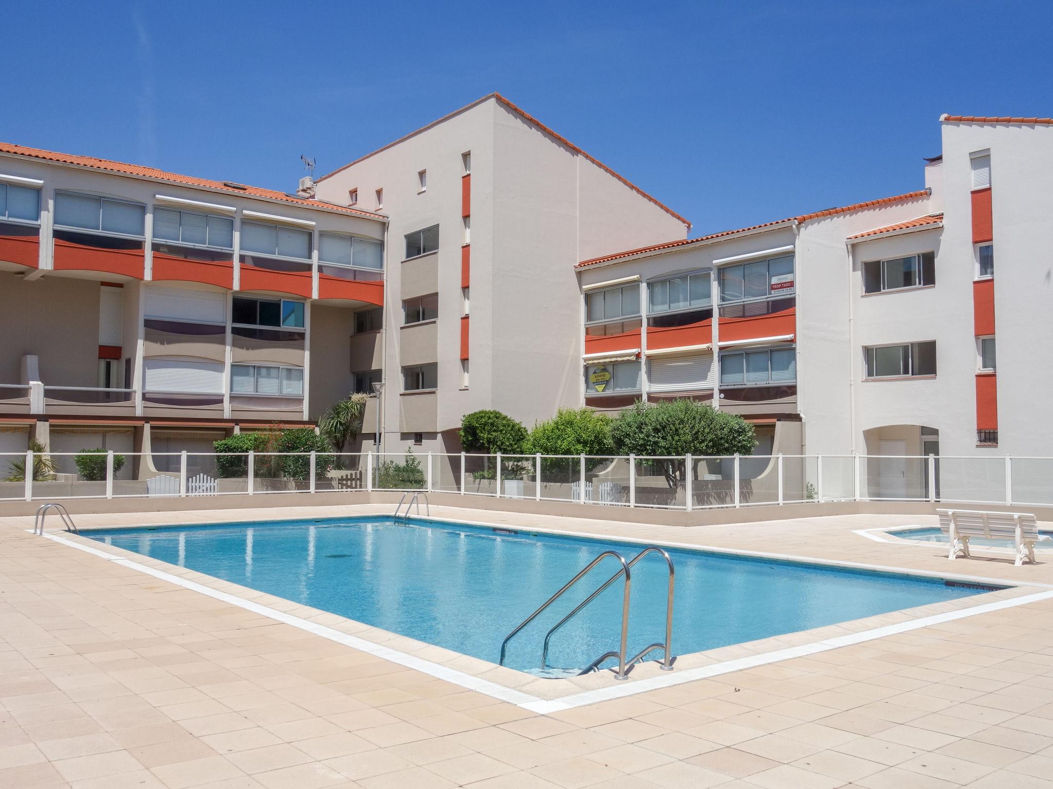 Foto 1 - Appartamento con 2 camere da letto a Argelès-sur-Mer con piscina e vista mare
