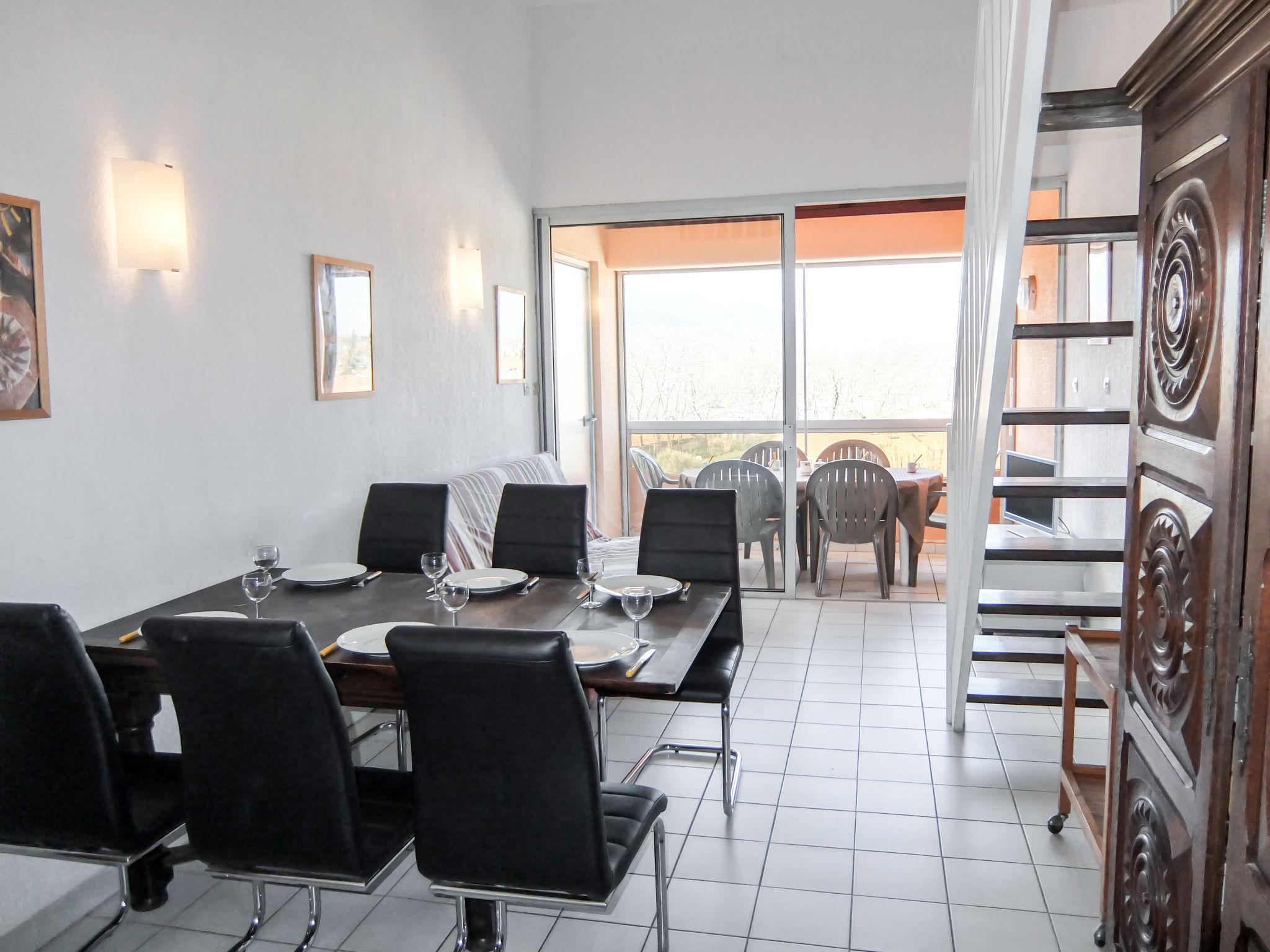 Foto 2 - Apartamento de 2 quartos em Argelès-sur-Mer com piscina e vistas do mar
