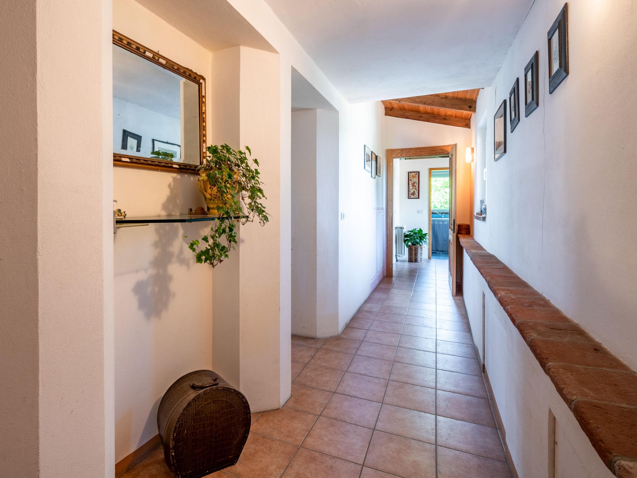 Foto 10 - Apartamento de 2 habitaciones en Rocca d'Arazzo con jardín y terraza